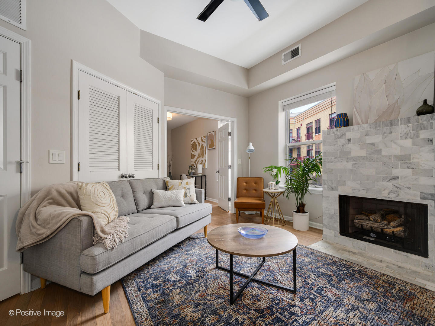 1636 W Melrose Street Unit: 405