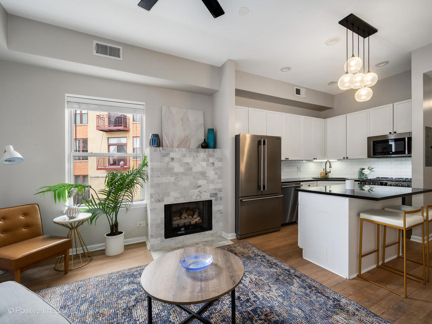 1636 W Melrose Street Unit: 405