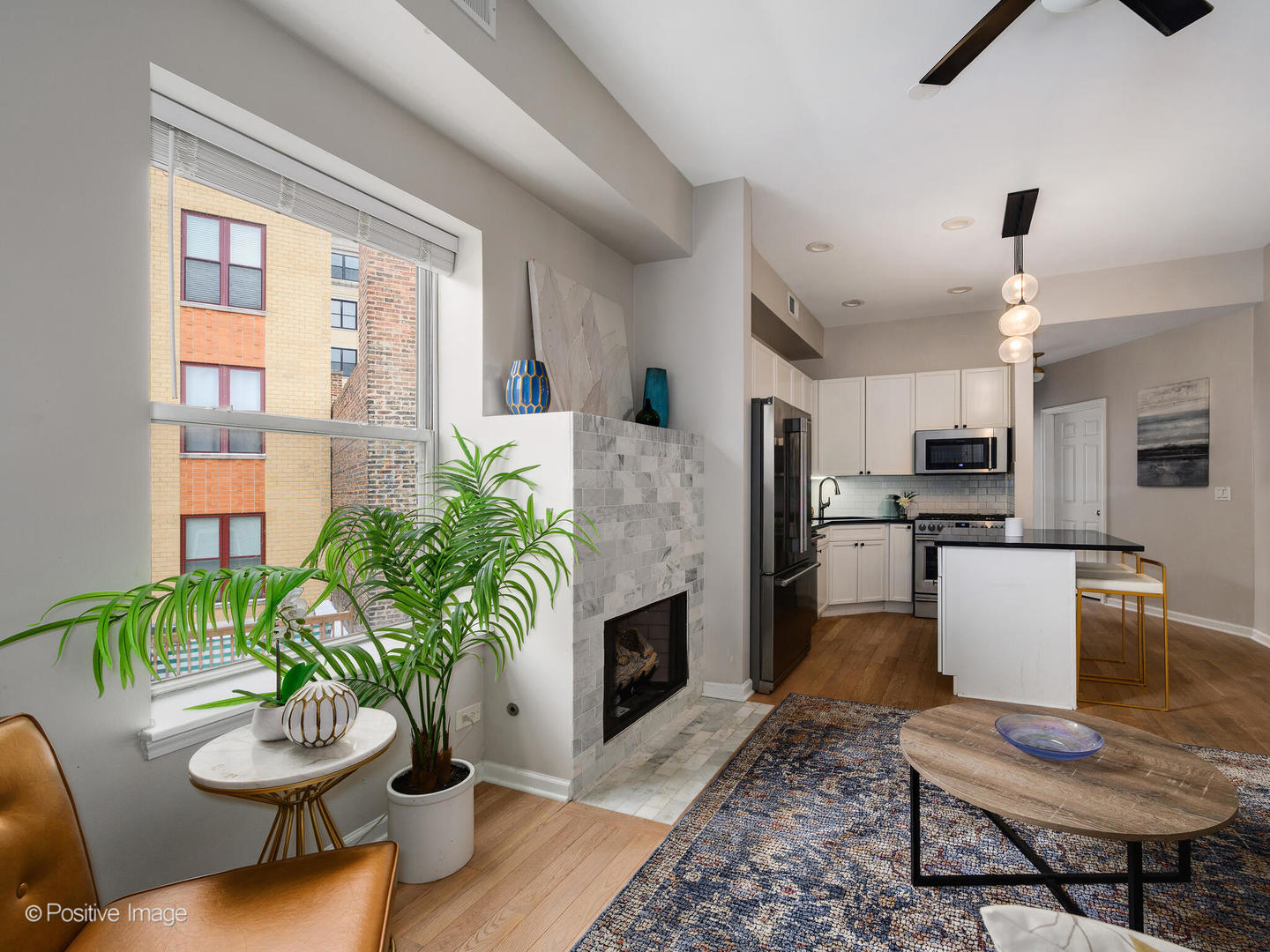 1636 W Melrose Street Unit: 405