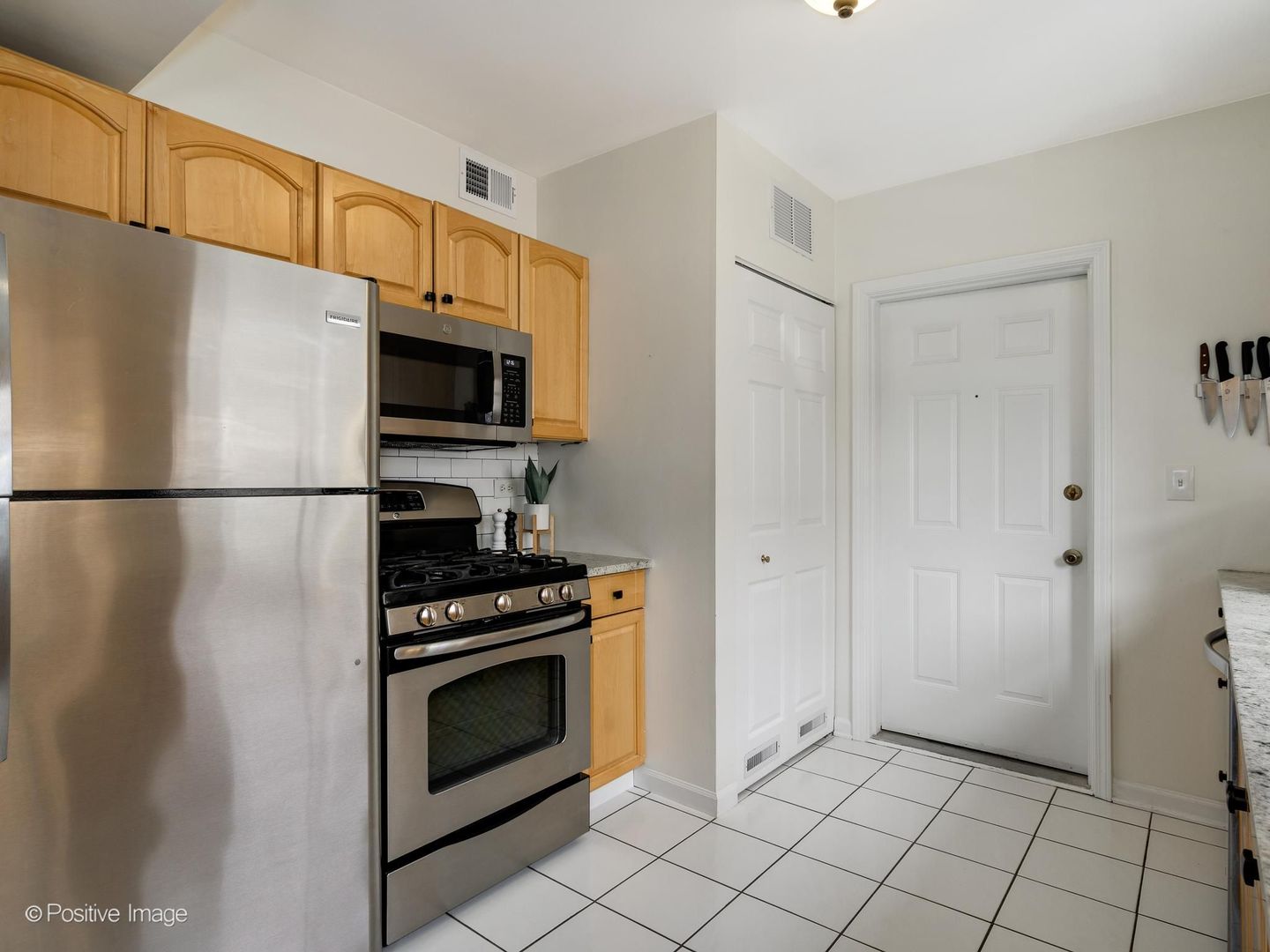 4935 N Wolcott Avenue Unit: 1A