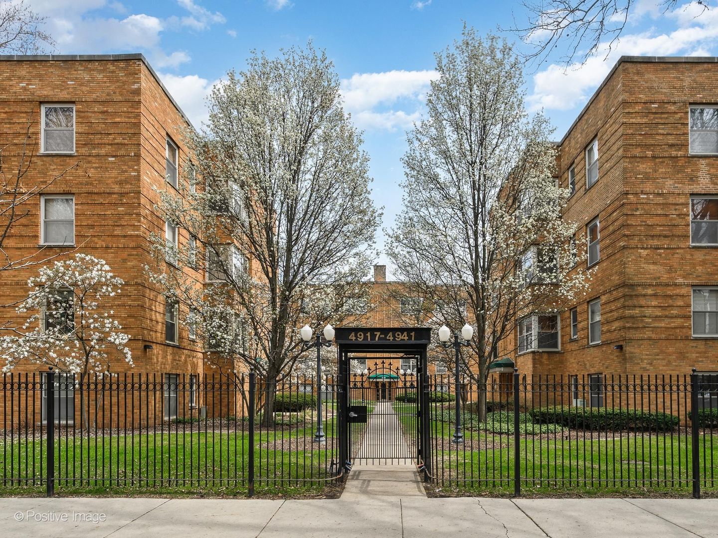 4935 N Wolcott Avenue Unit: 1A