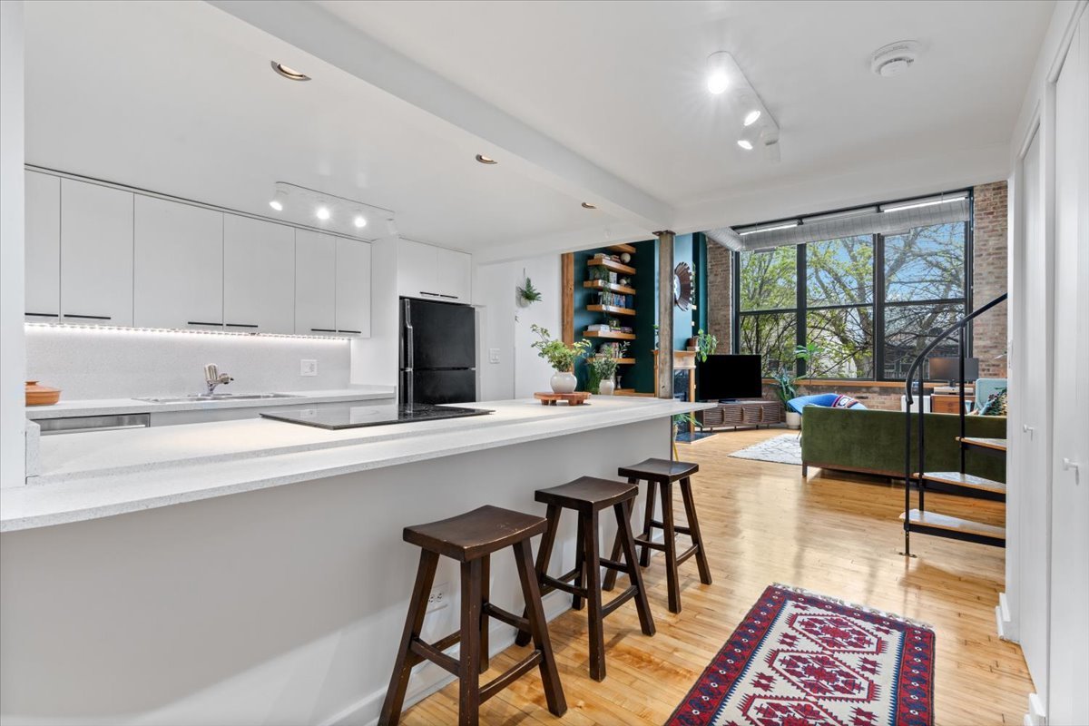 2650 W BELDEN Avenue Unit: 215