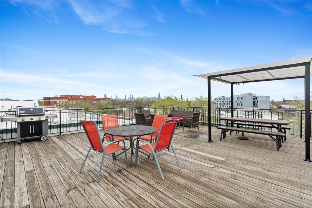 2650 W BELDEN Avenue Unit: 215