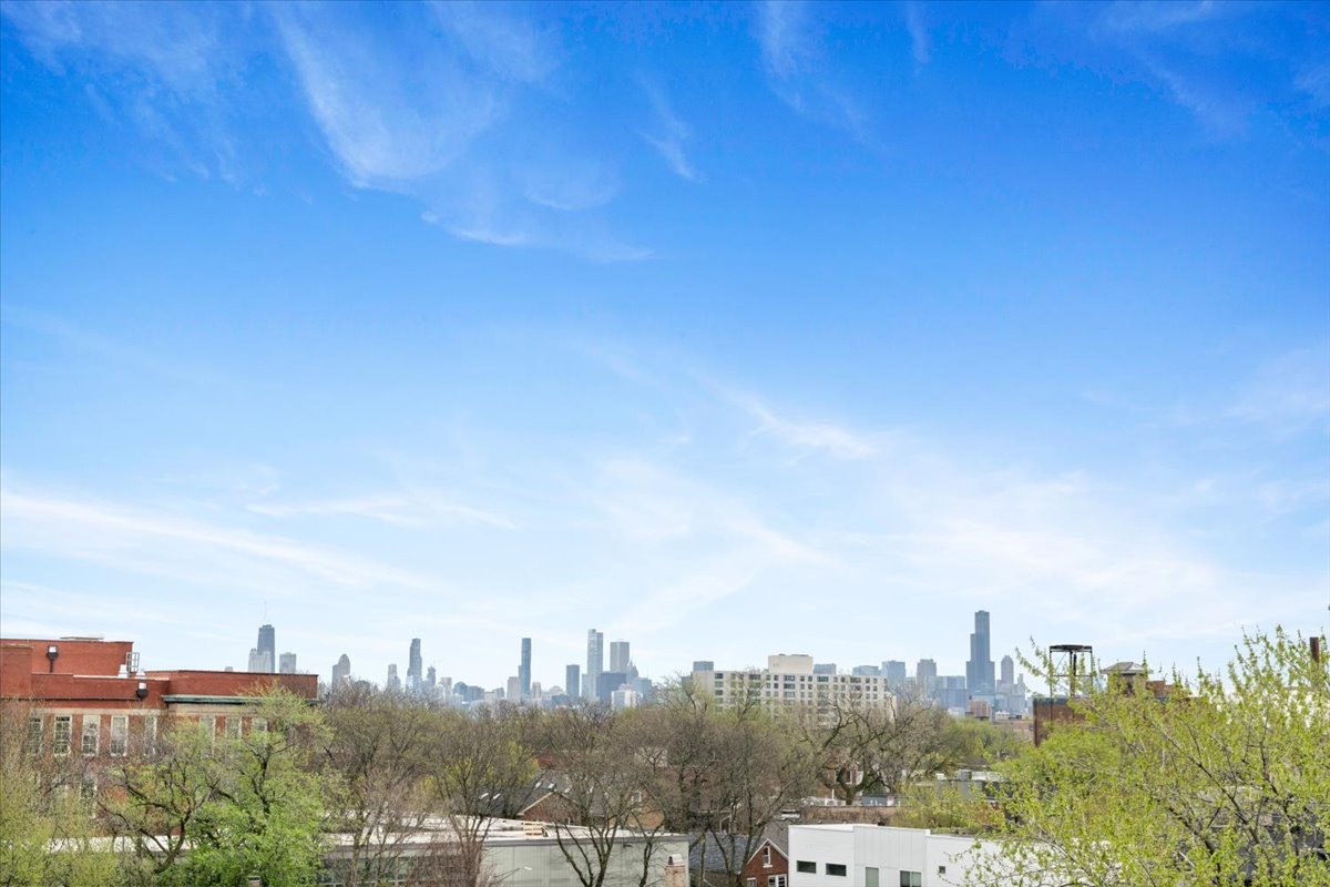 2650 W BELDEN Avenue Unit: 215
