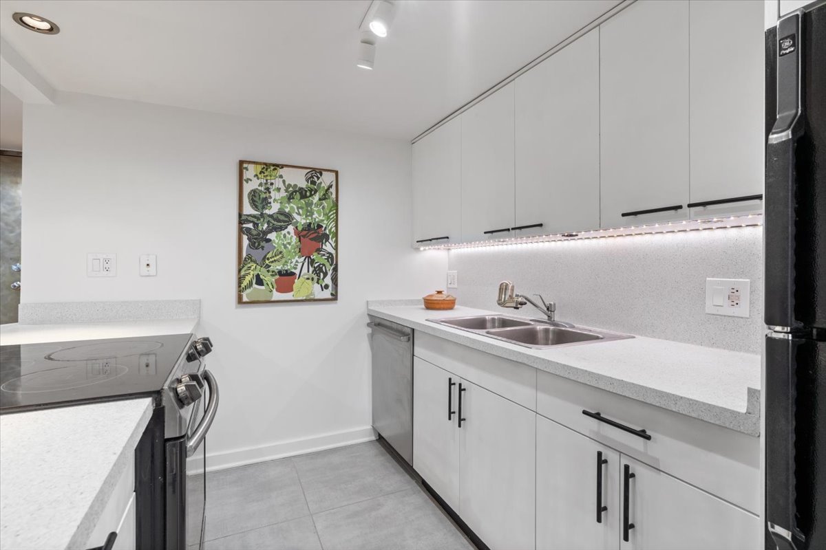 2650 W BELDEN Avenue Unit: 215