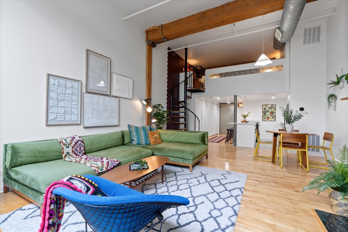 2650 W BELDEN Avenue Unit: 215