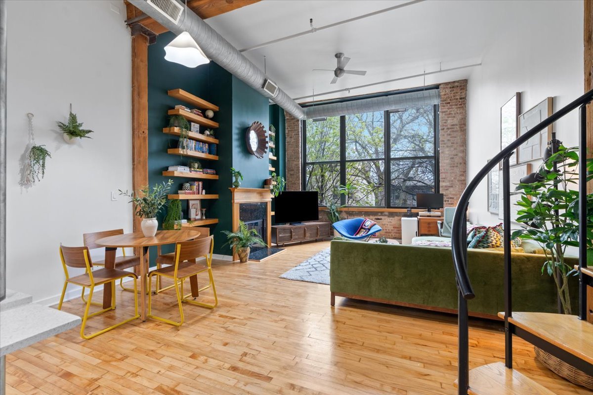 2650 W BELDEN Avenue Unit: 215