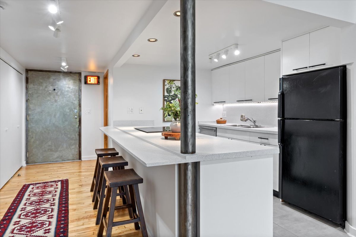 2650 W BELDEN Avenue Unit: 215