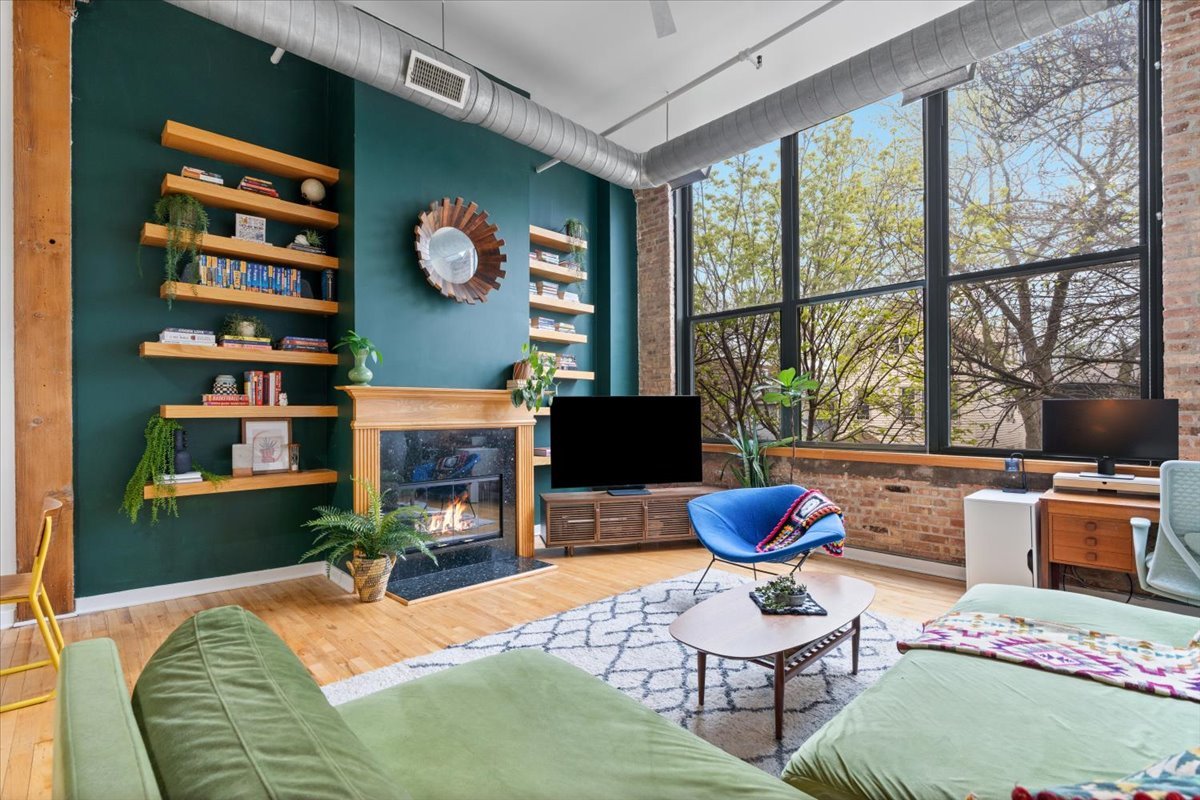 2650 W BELDEN Avenue Unit: 215