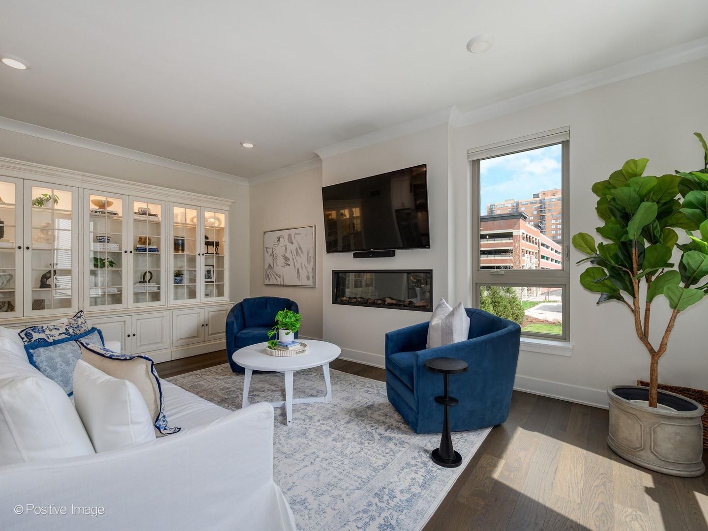 37 S Chestnut Avenue