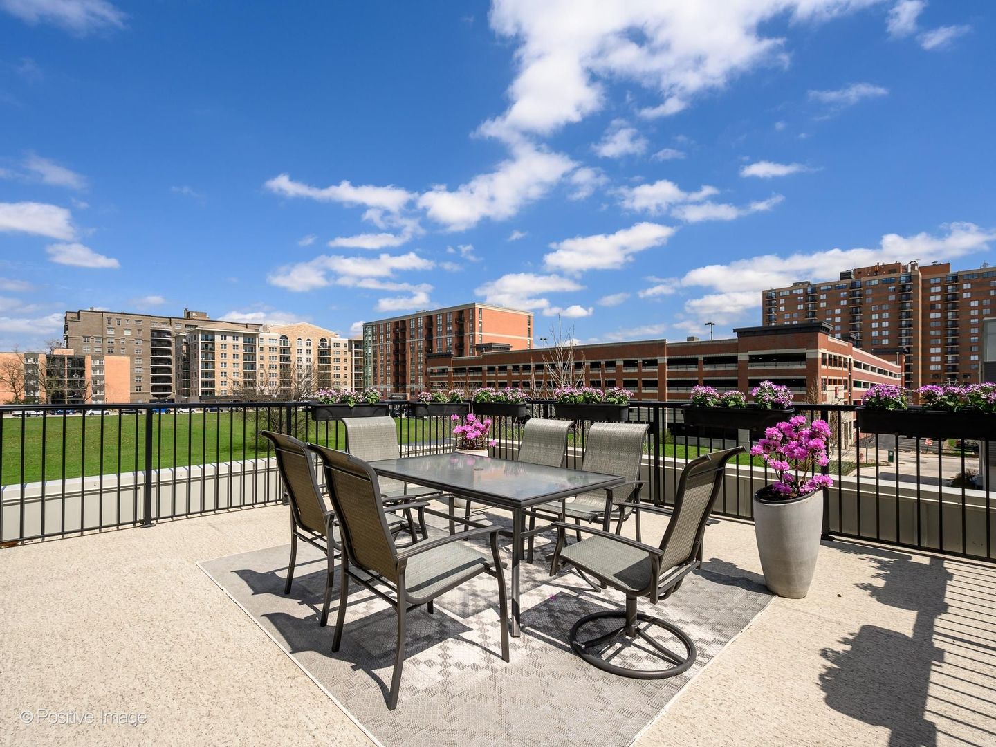 37 S Chestnut Avenue