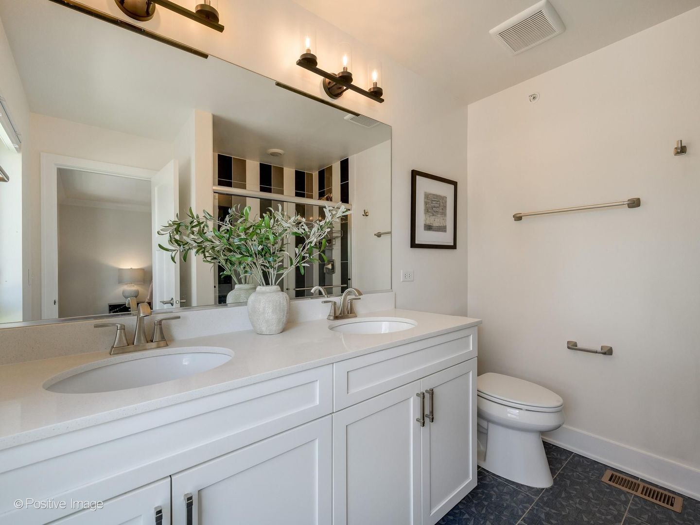 37 S Chestnut Avenue