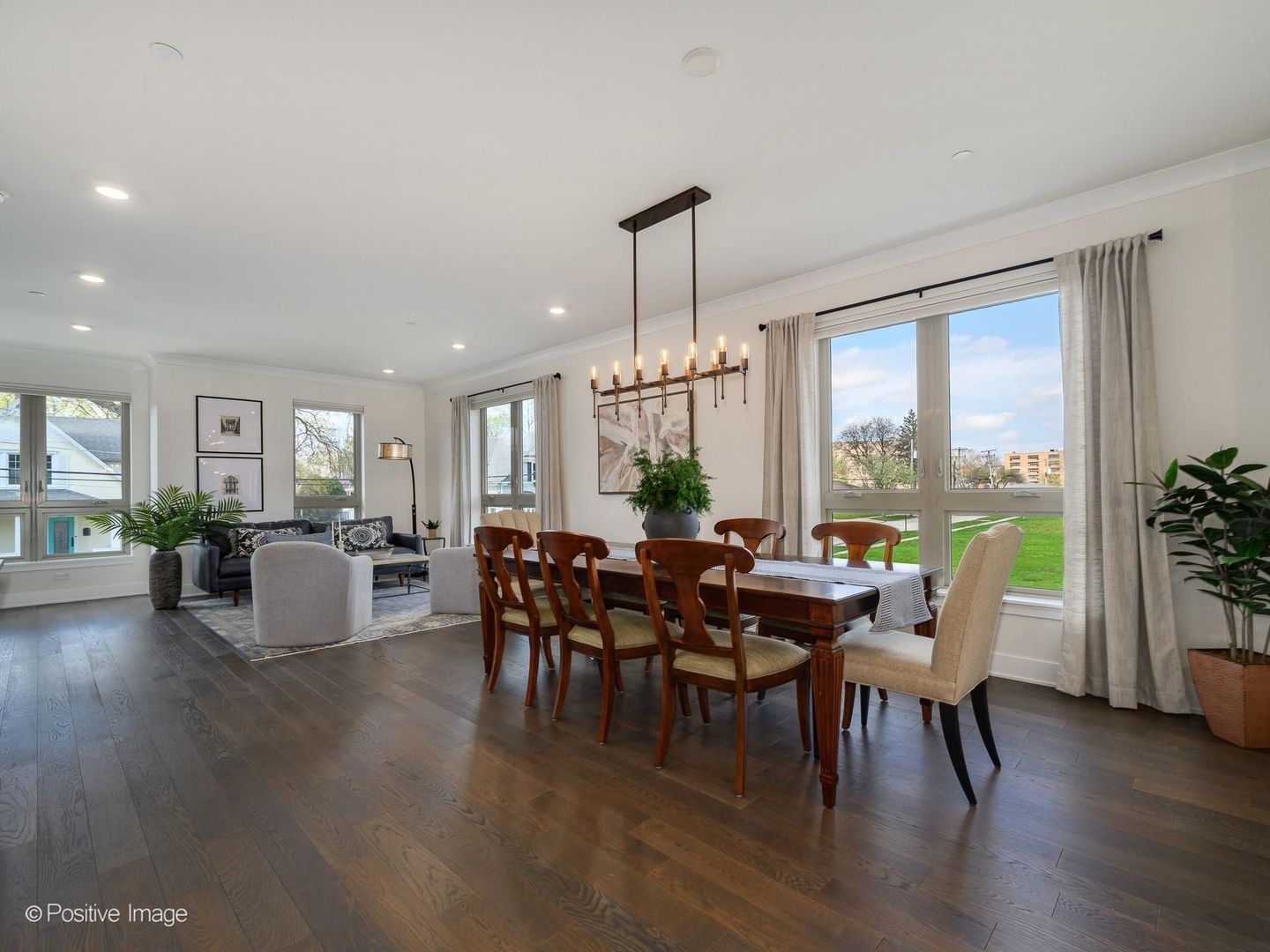 37 S Chestnut Avenue