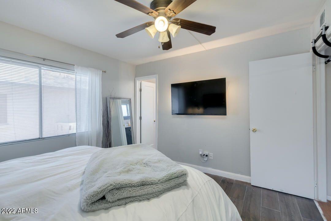 3321 S PARKSIDE Drive