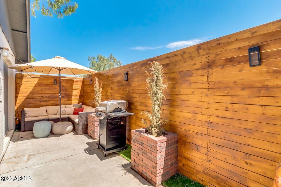 3321 S PARKSIDE Drive