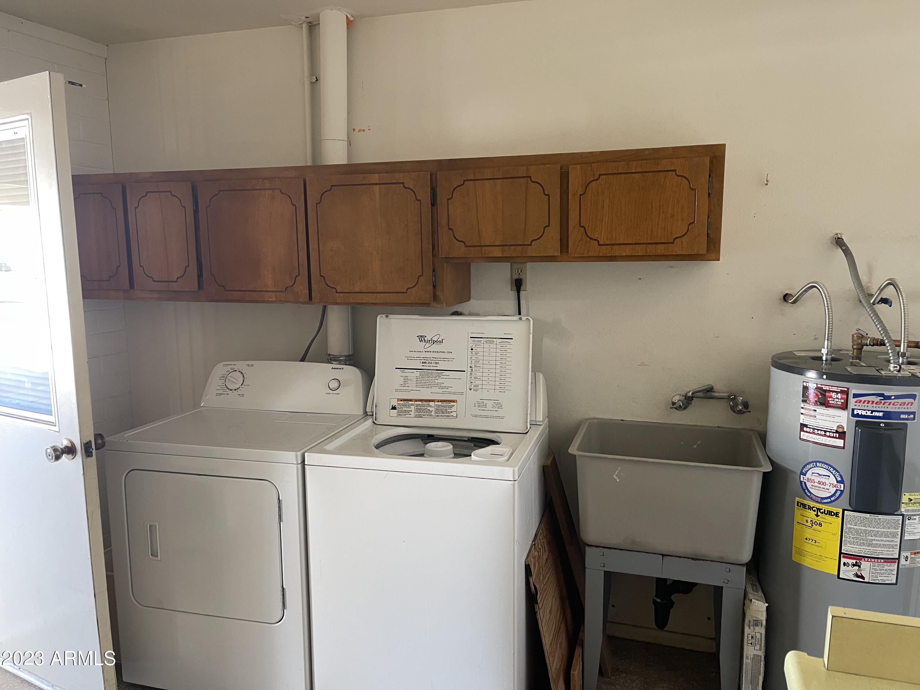 6217 E DES MOINES Street