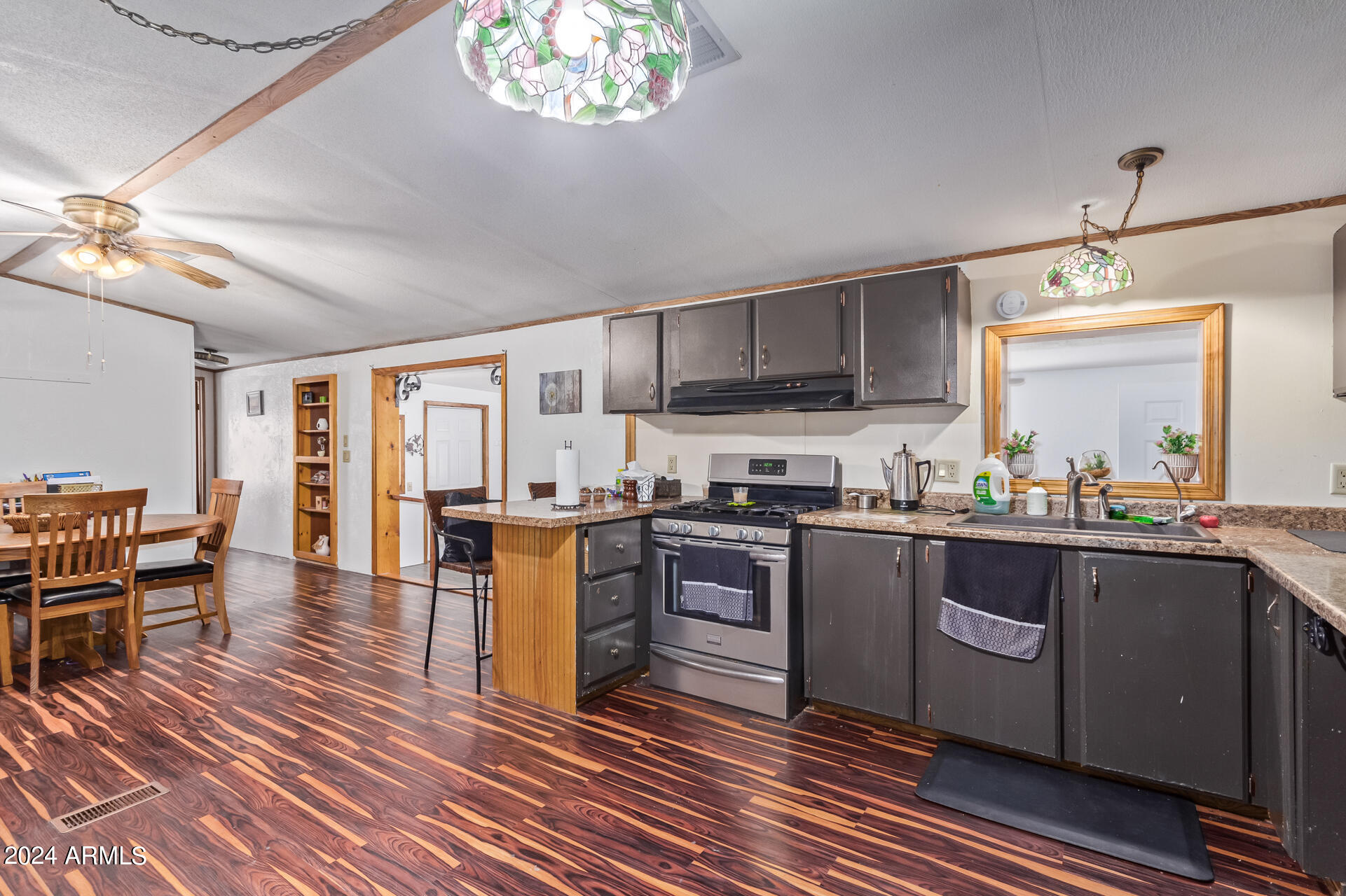 858 S EVANGELINE Avenue