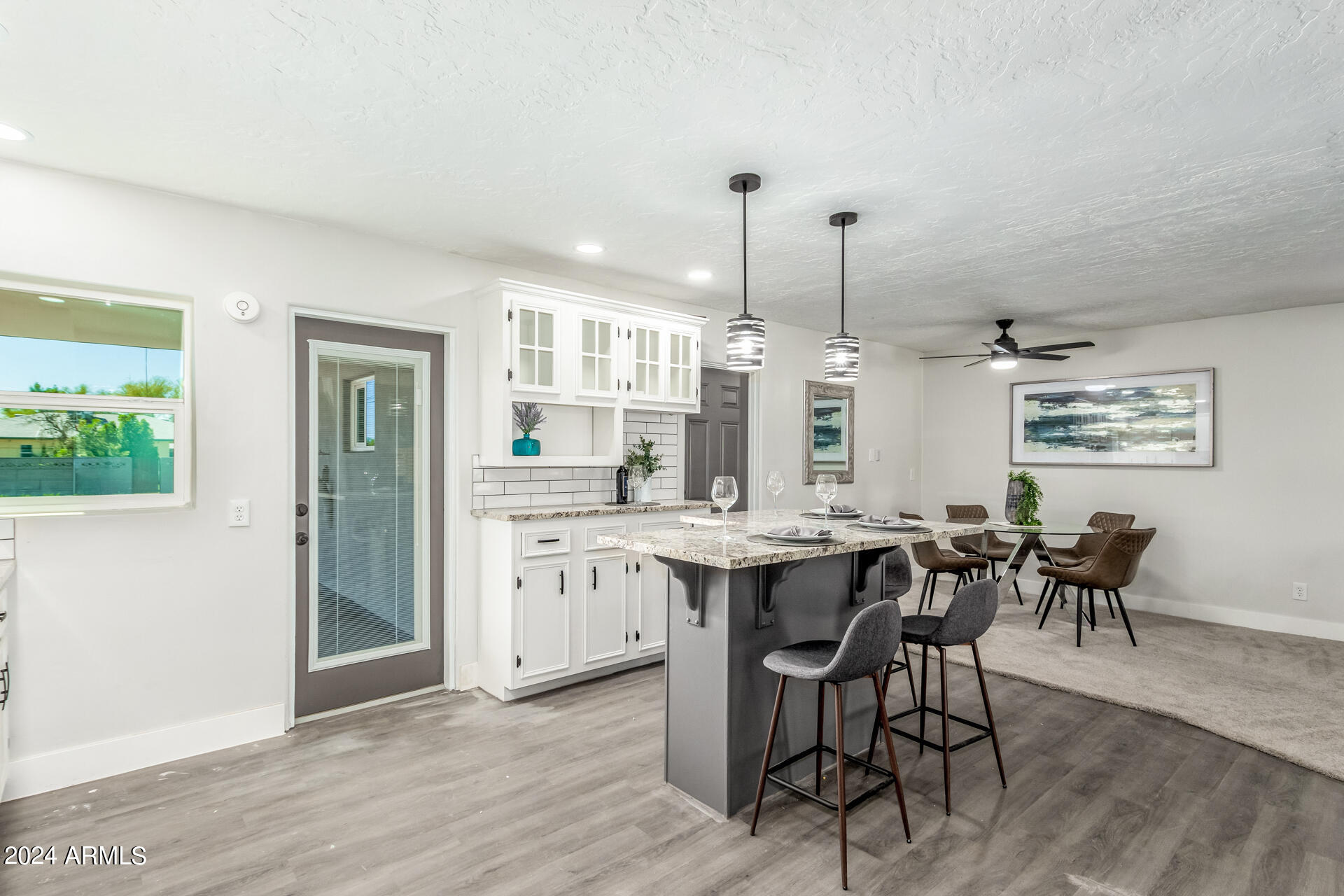 1945 E CLARENDON Avenue