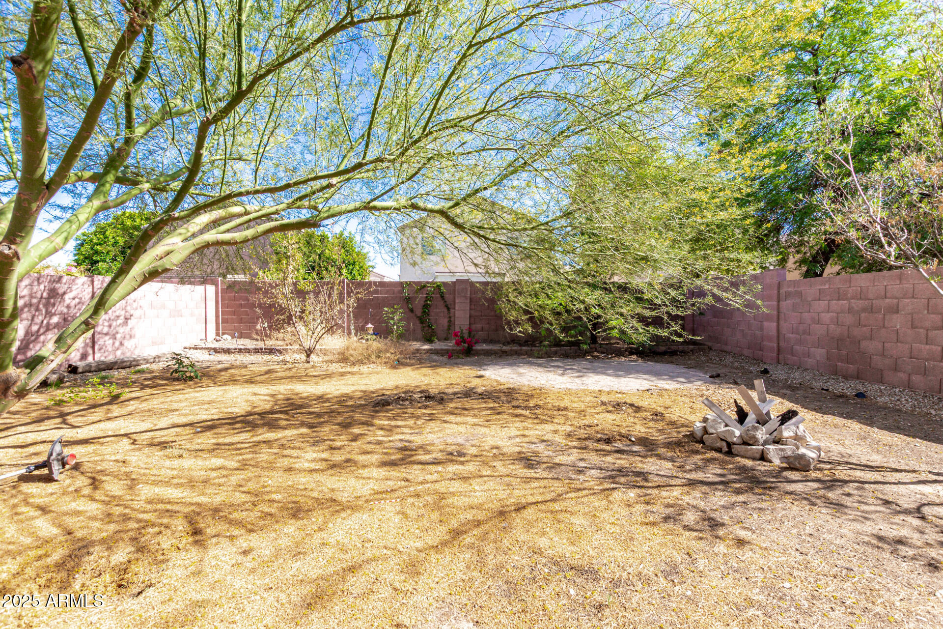 3049 W SANTA CRUZ Avenue