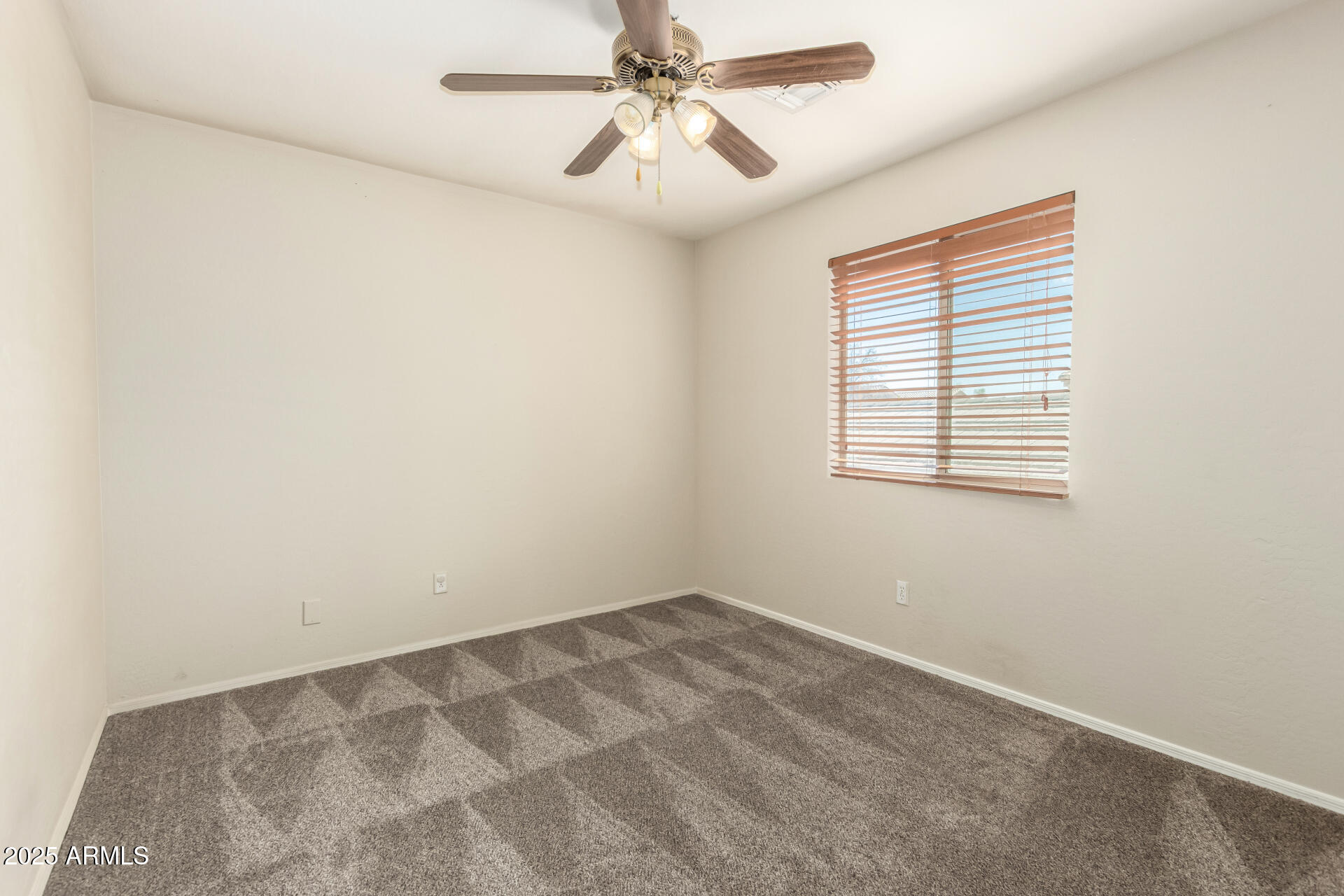 3049 W SANTA CRUZ Avenue