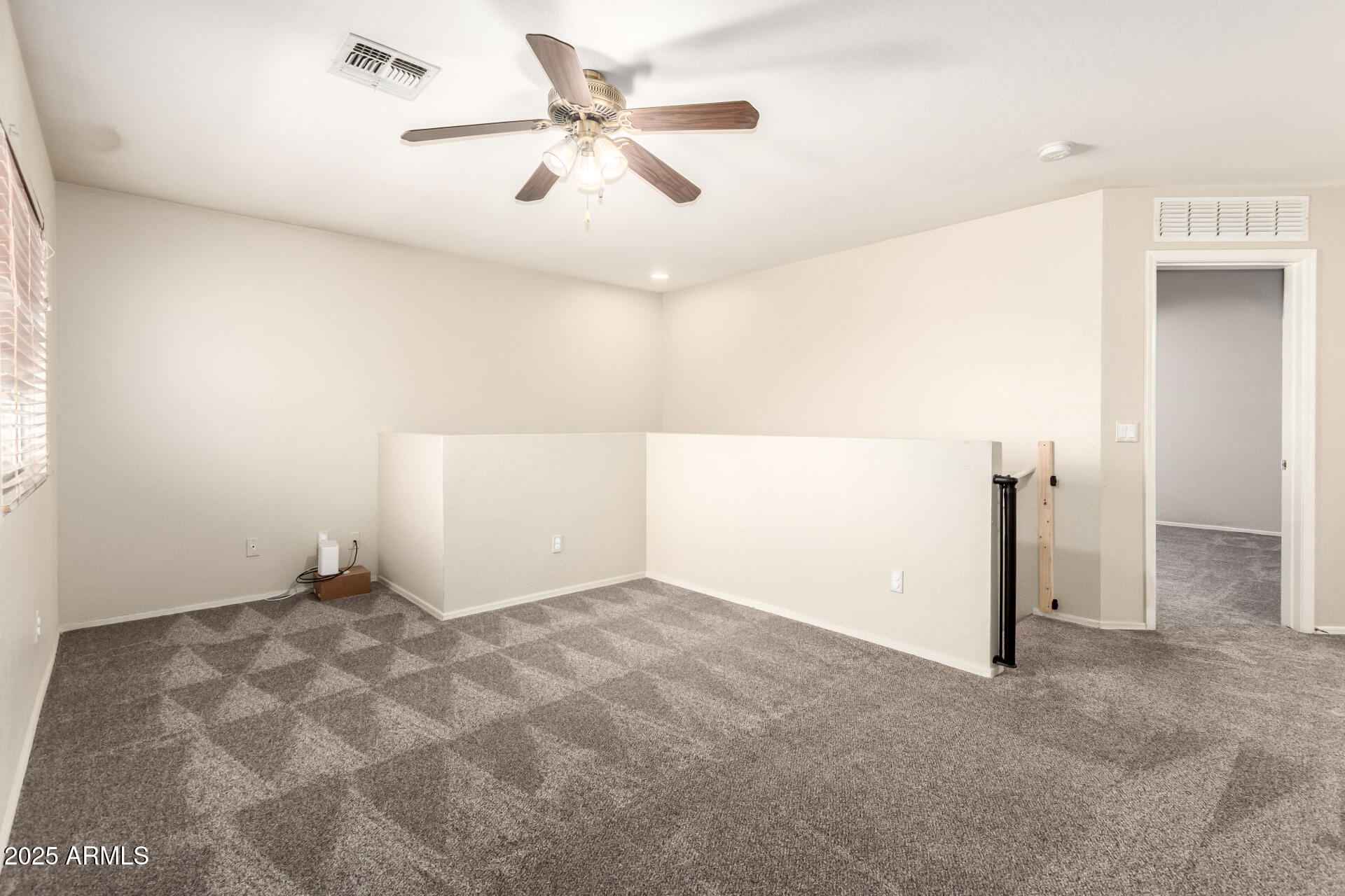3049 W SANTA CRUZ Avenue