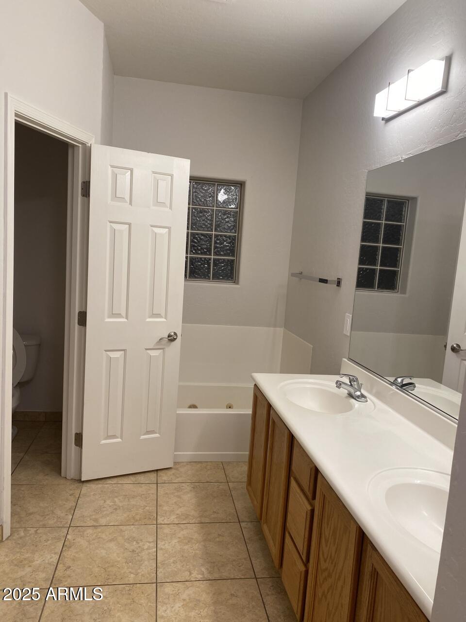 2027 E UNIVERSITY Drive, 120