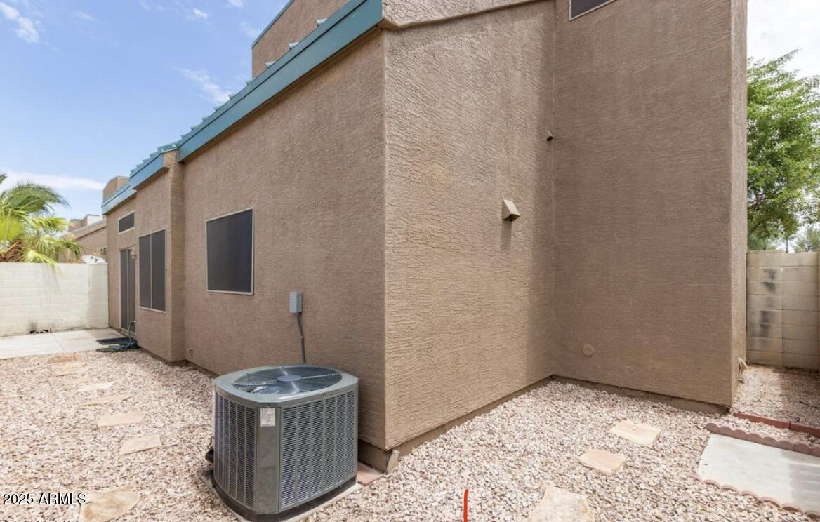 2027 E UNIVERSITY Drive, 120