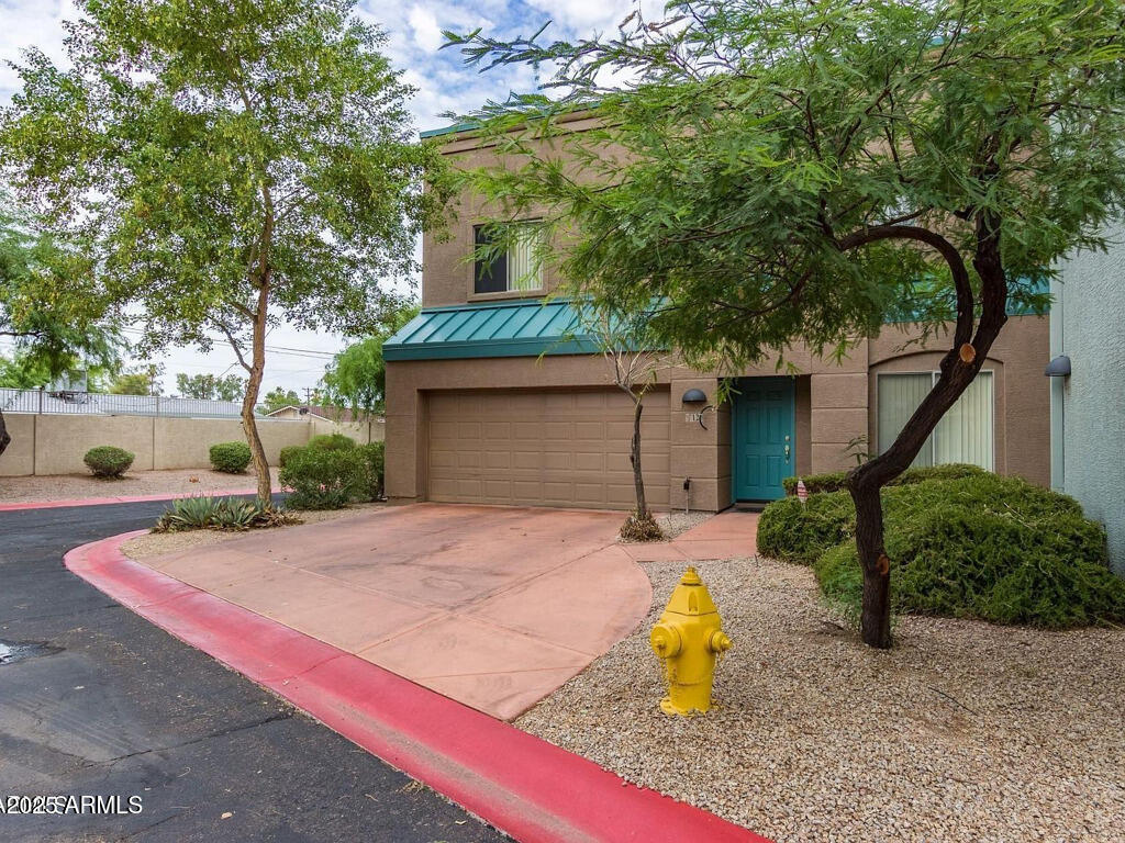 2027 E UNIVERSITY Drive, 120