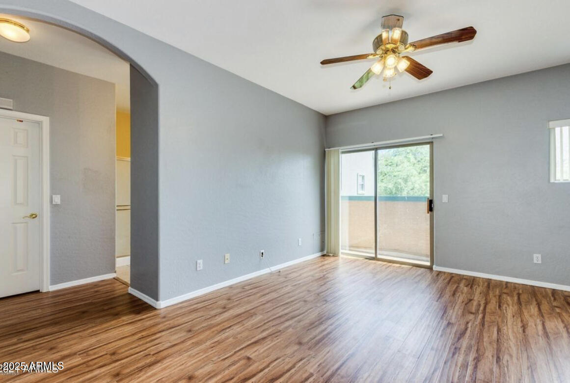 2027 E UNIVERSITY Drive, 120