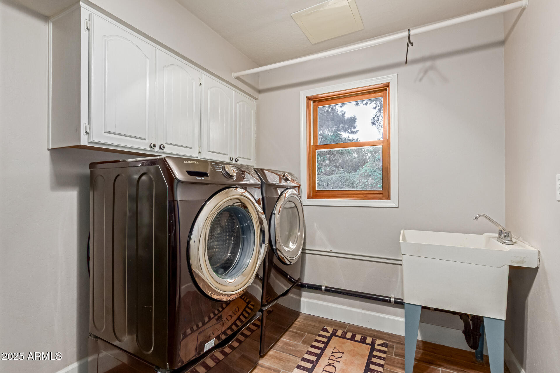 1934 E ENROSE Street