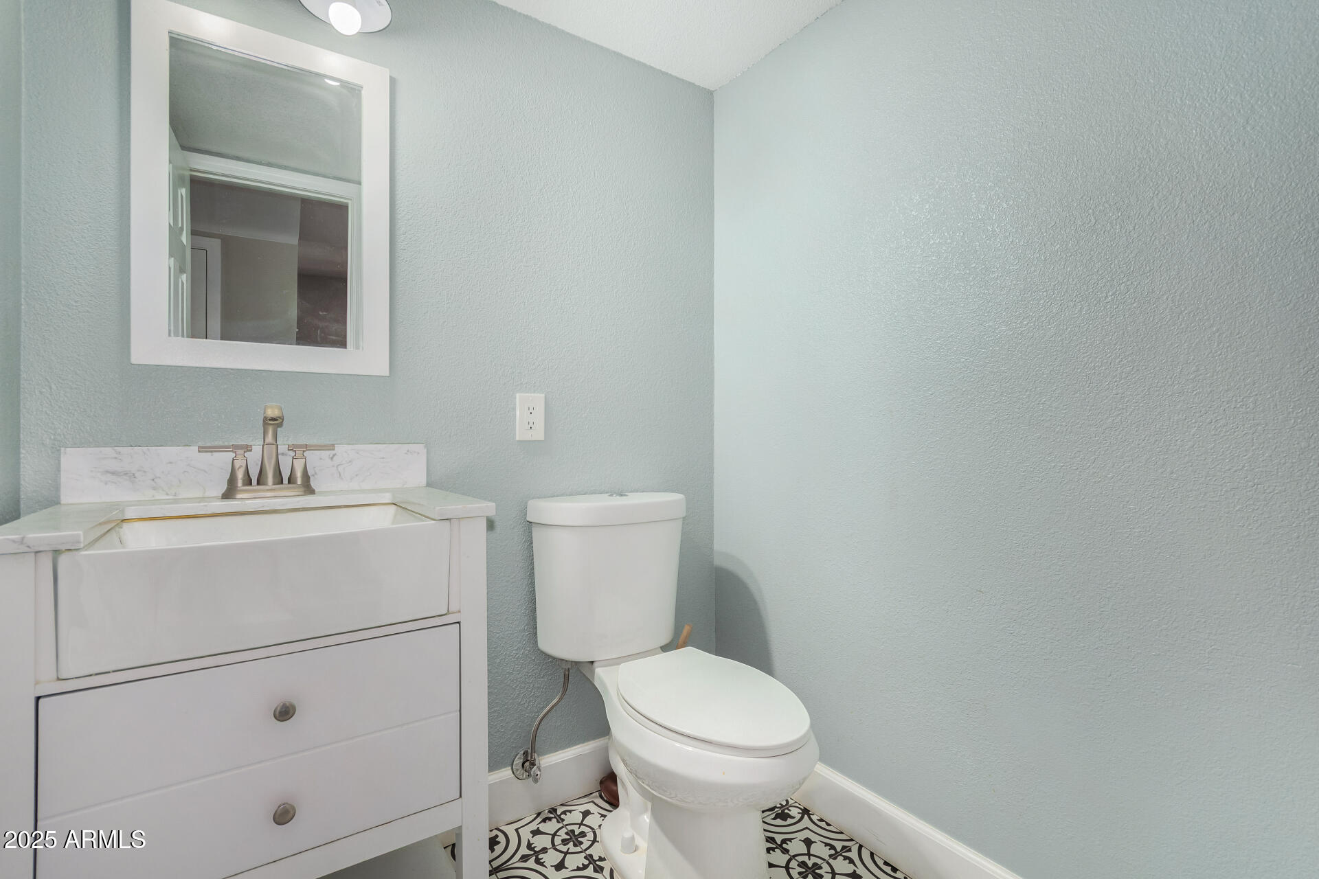 1717 E PEBBLE BEACH Drive