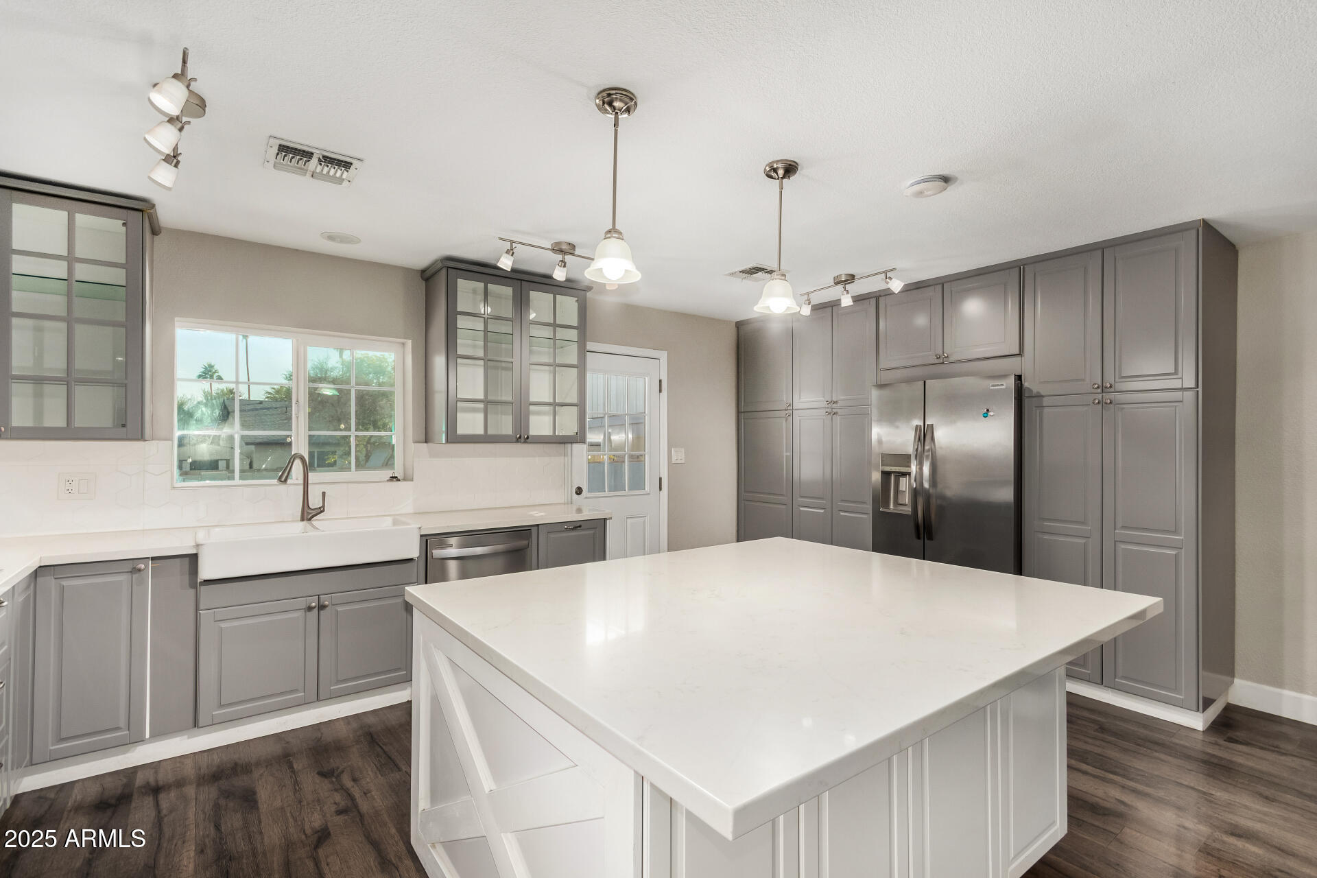 1717 E PEBBLE BEACH Drive