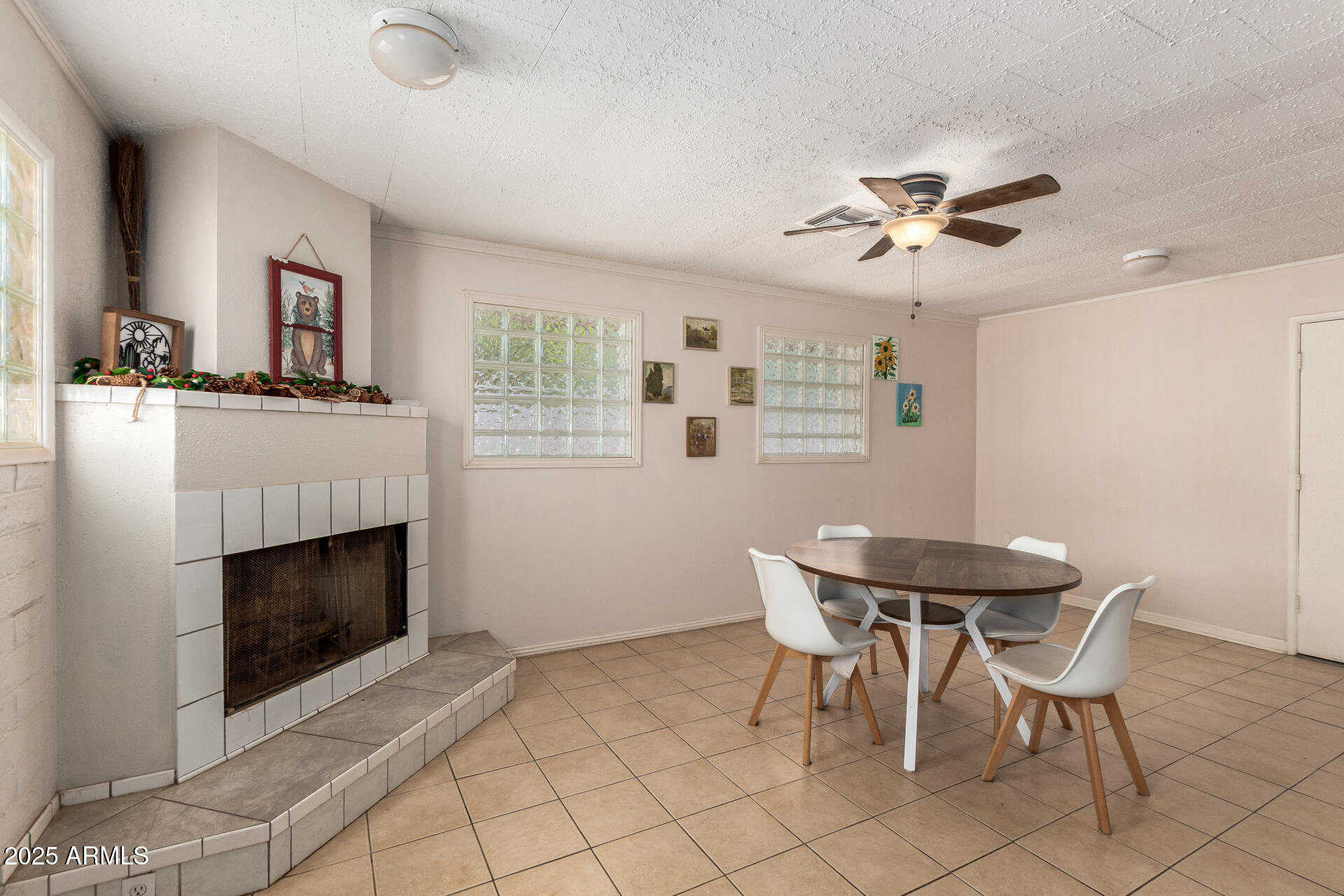 7320 W CINNABAR Avenue