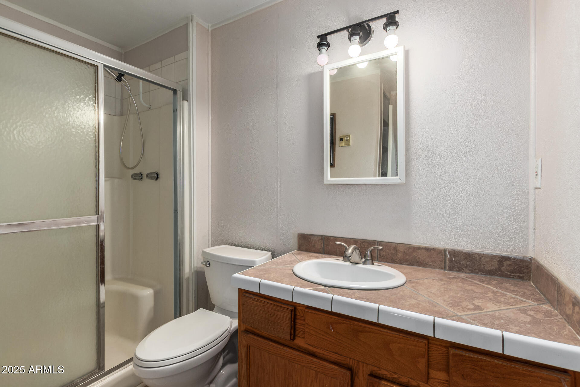 7320 W CINNABAR Avenue