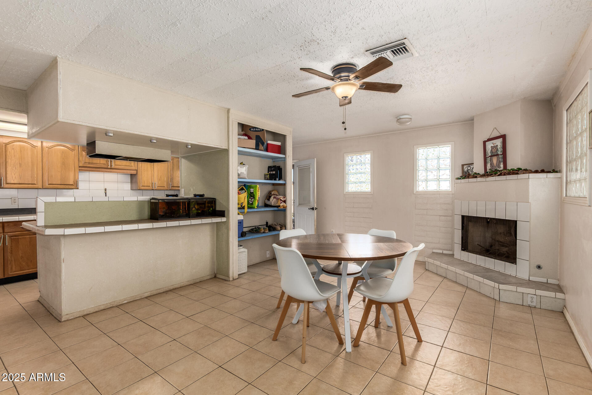 7320 W CINNABAR Avenue