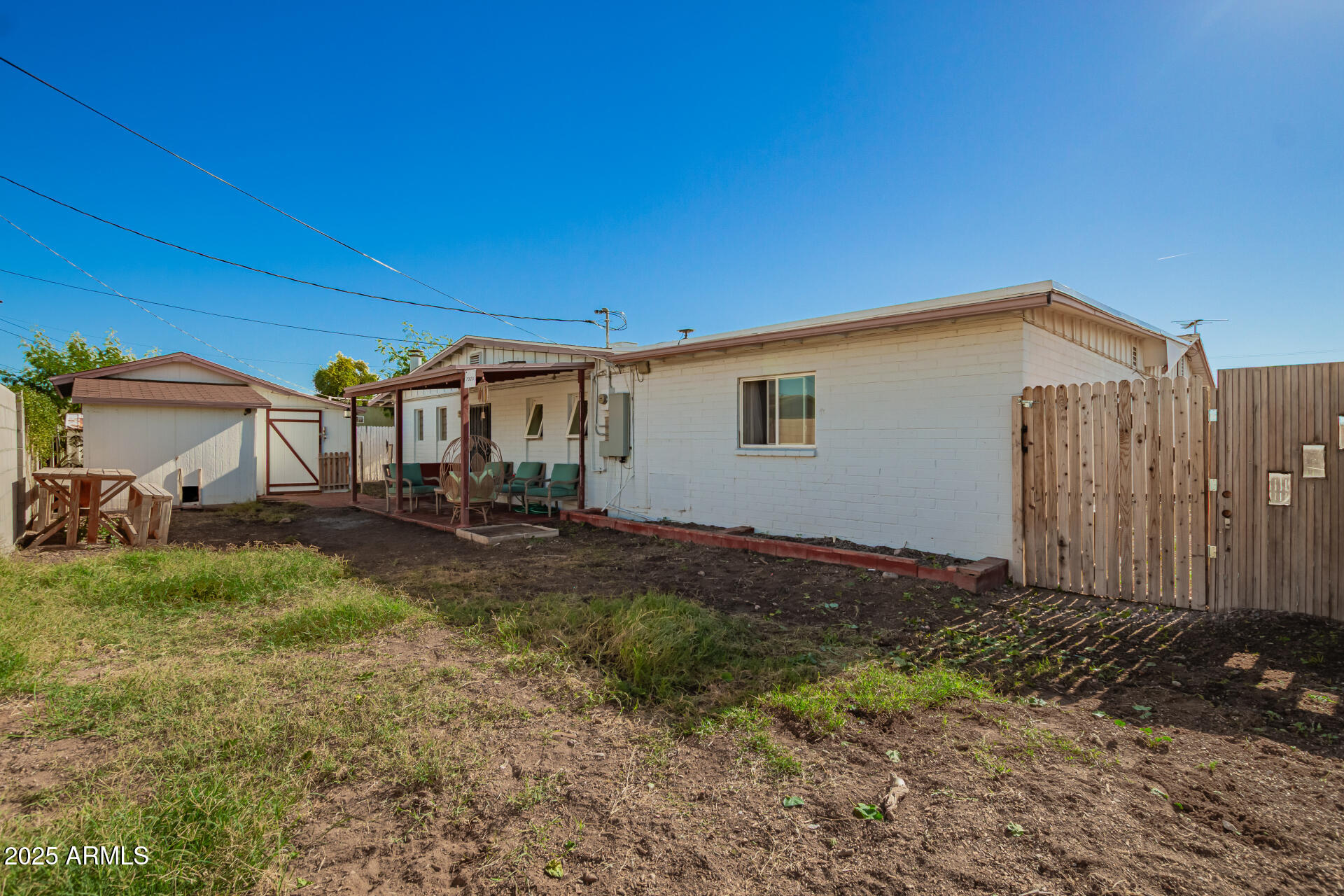 7320 W CINNABAR Avenue