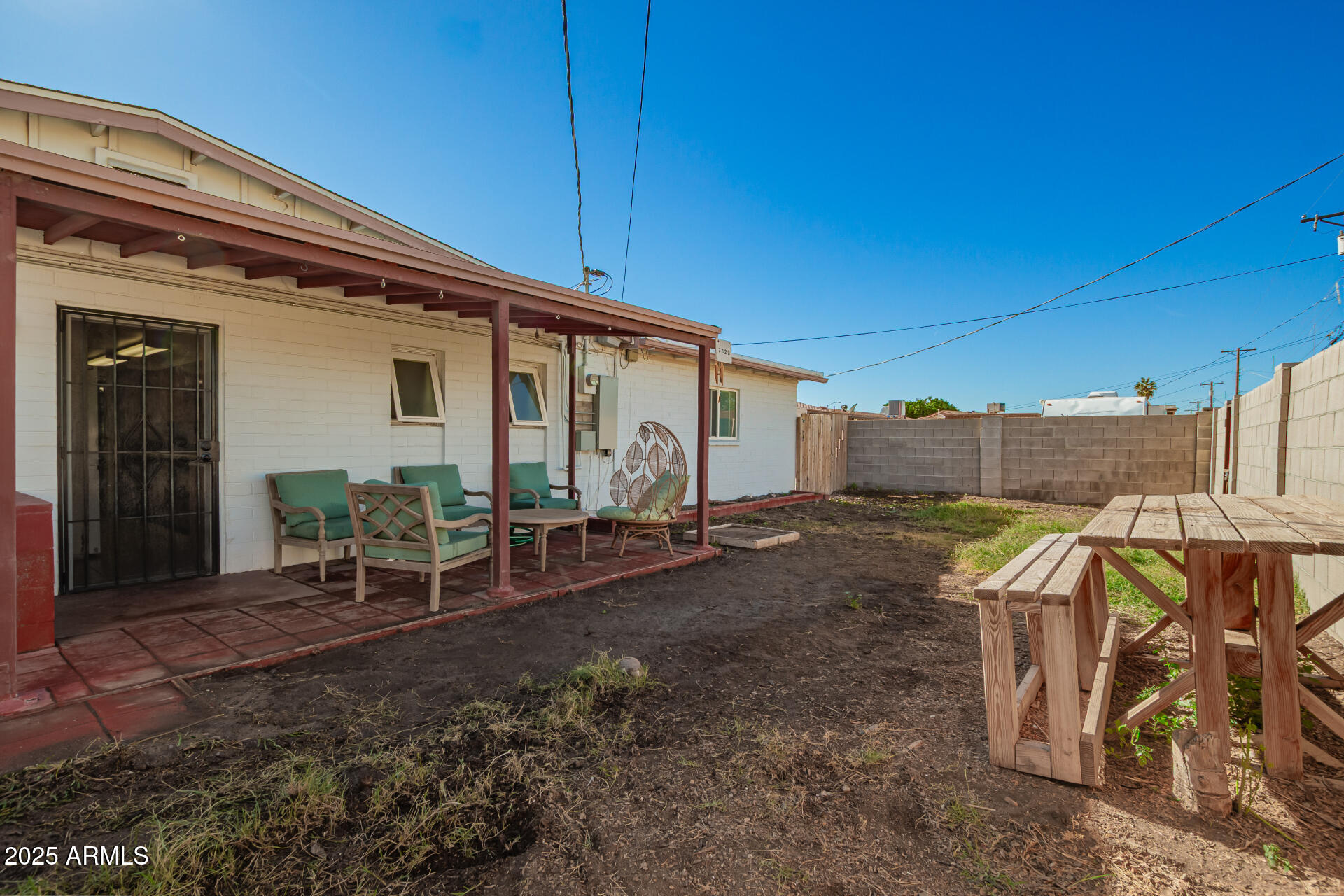 7320 W CINNABAR Avenue