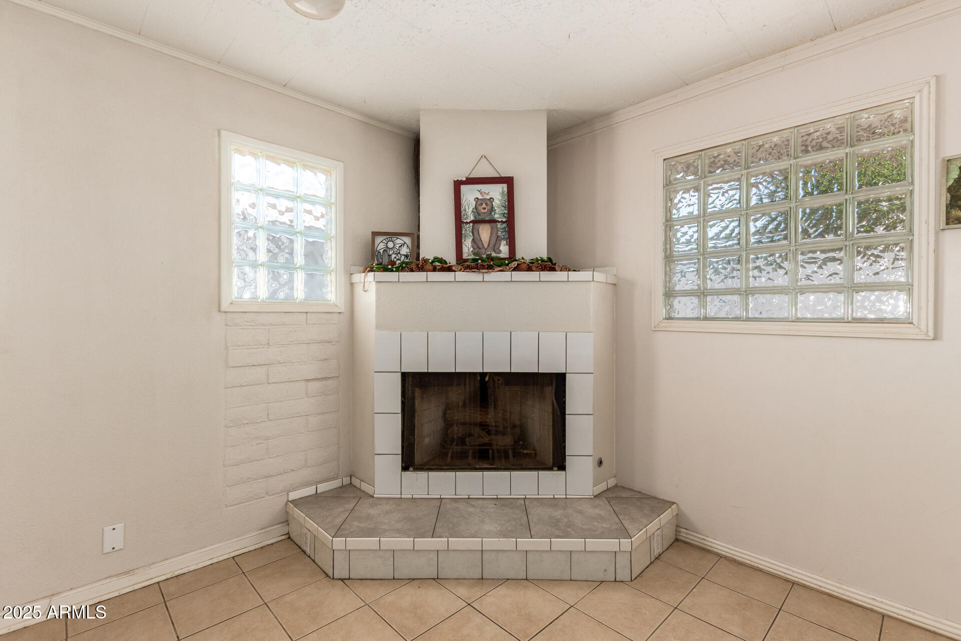 7320 W CINNABAR Avenue