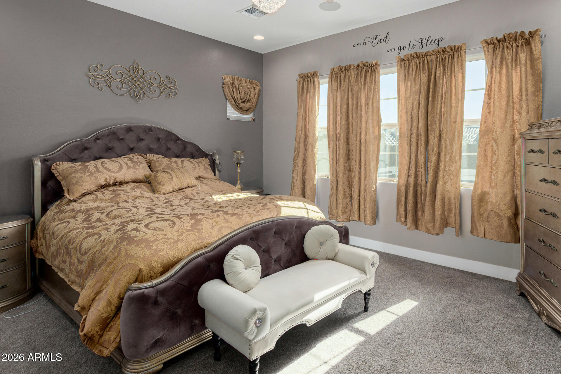 715 E SILVER FOX Way