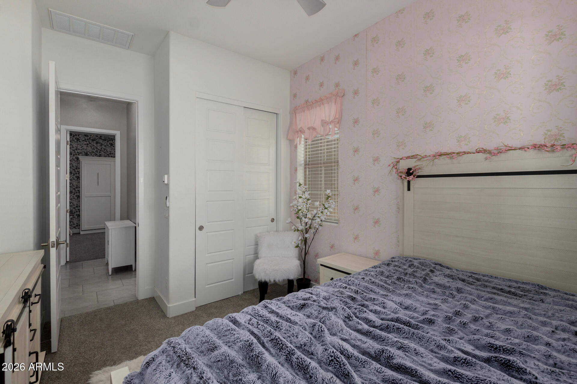 715 E SILVER FOX Way