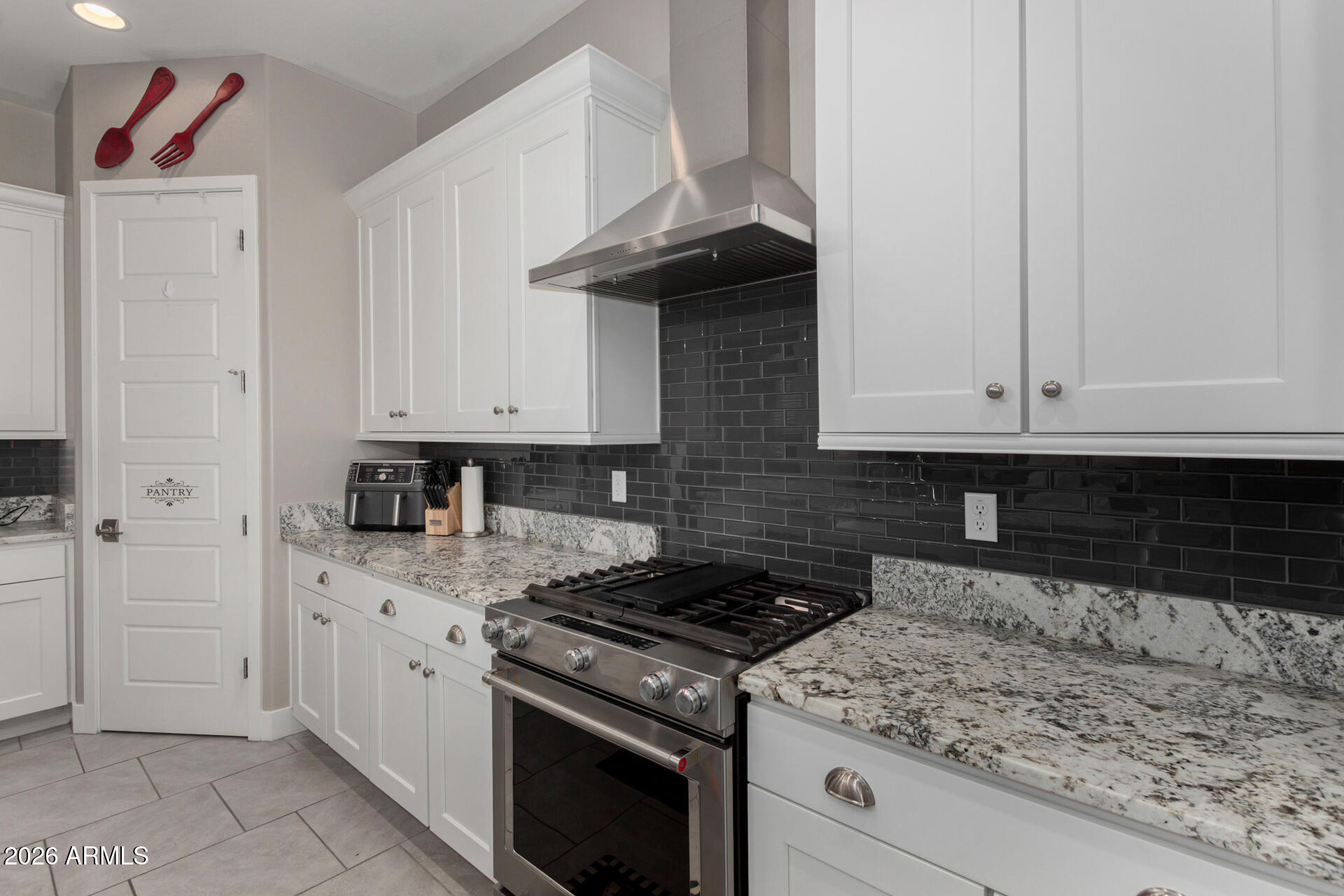 715 E SILVER FOX Way