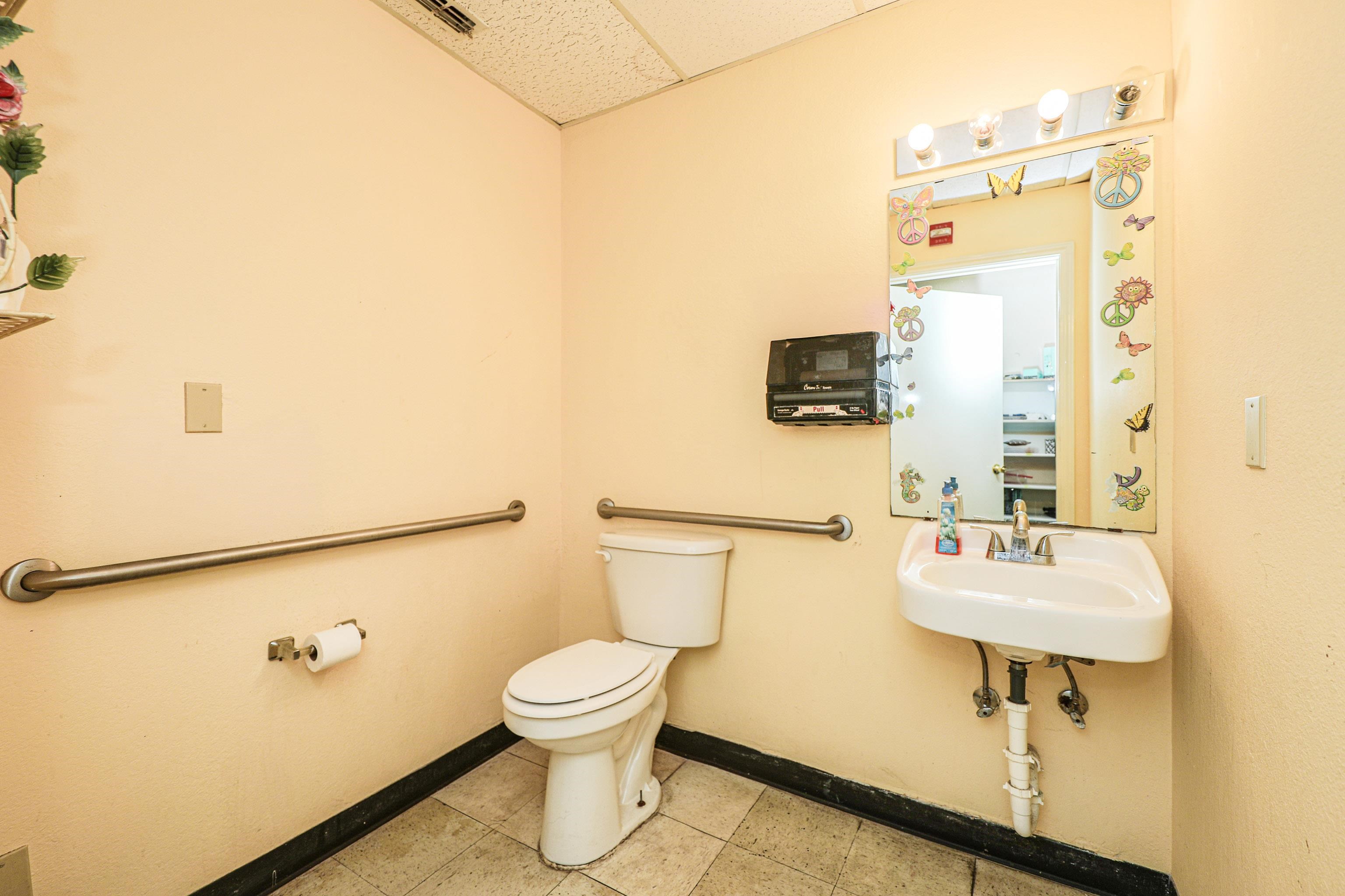 220 W Hillside Dr. Unit: 7