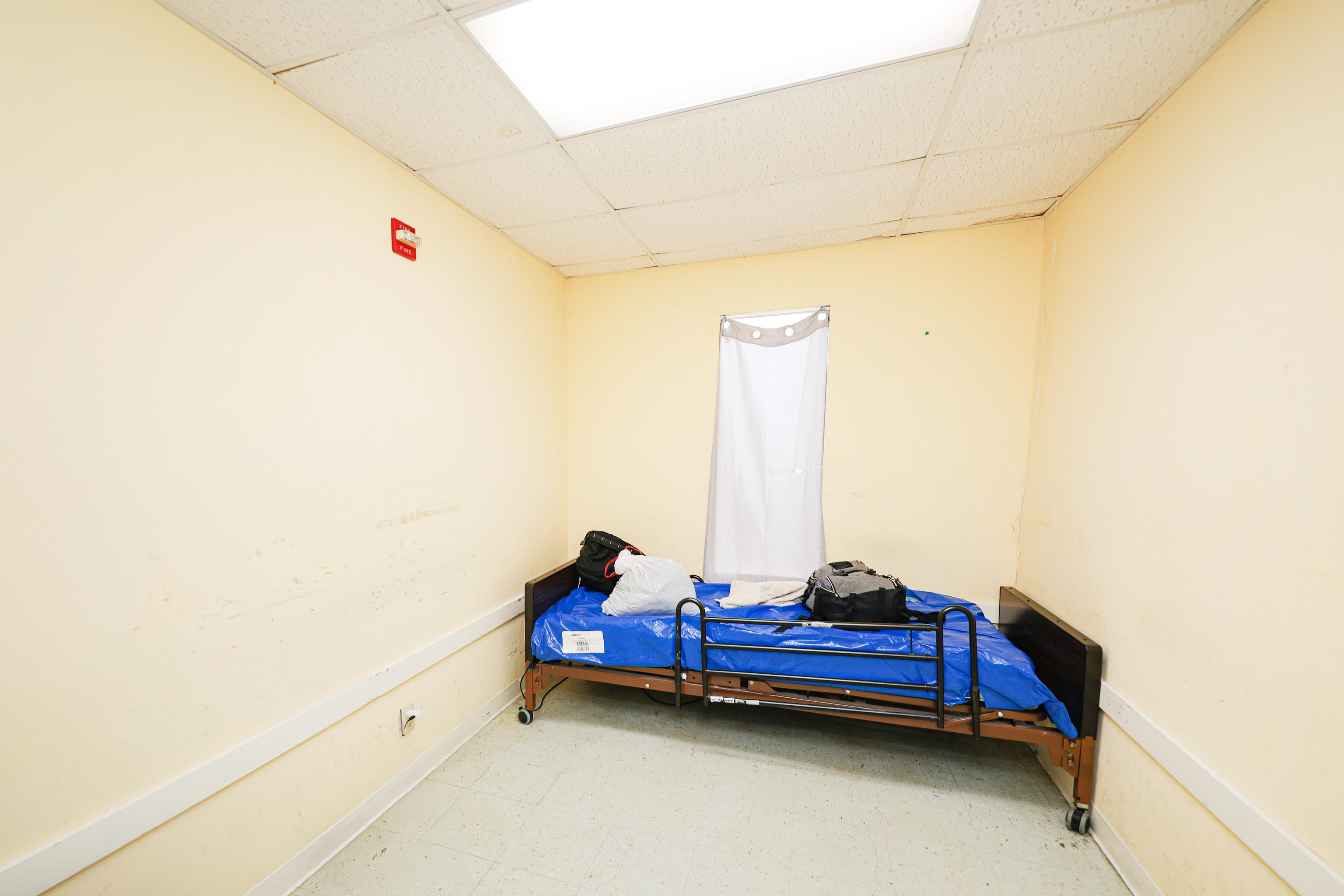 220 W Hillside Dr. Unit: 7