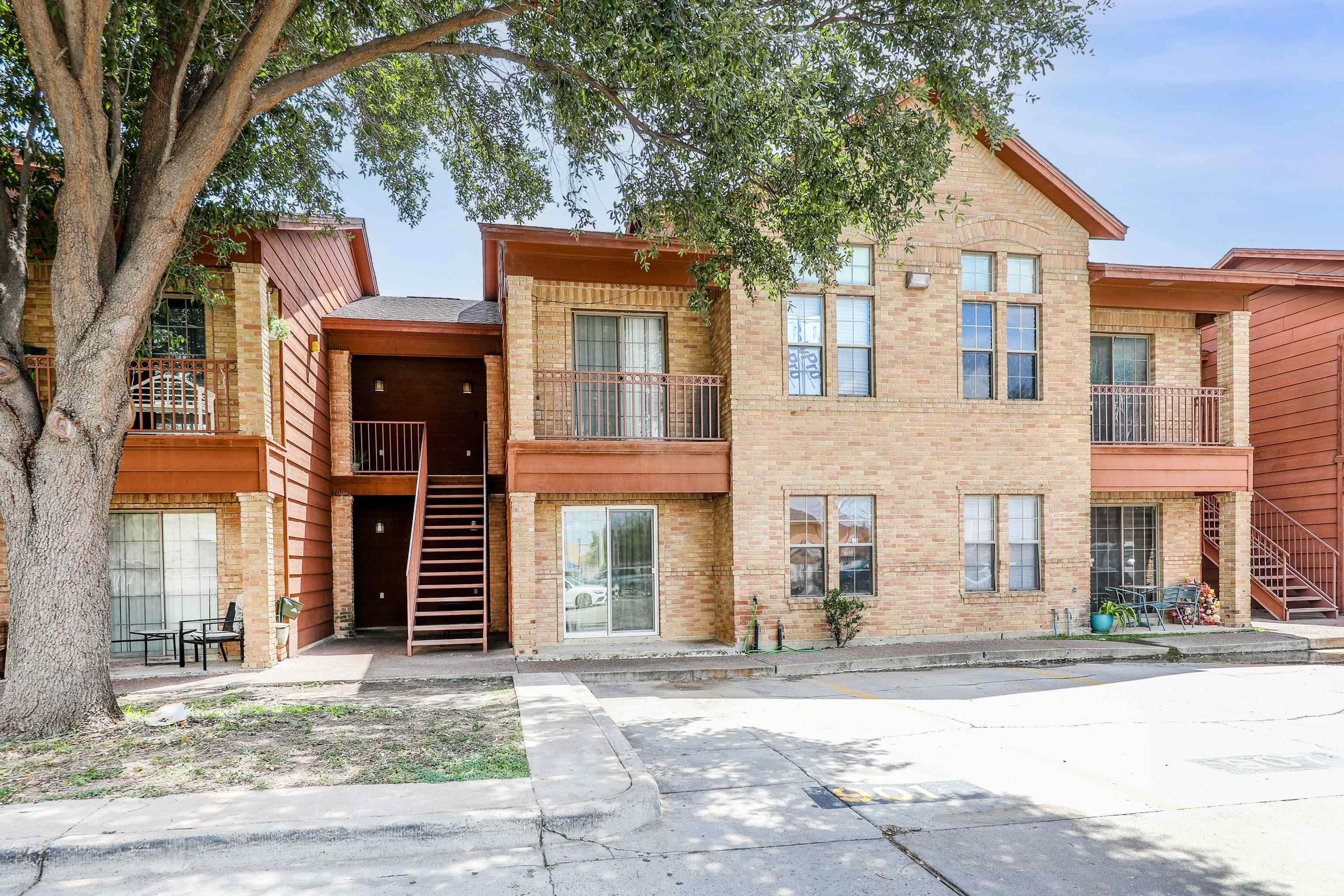 1752 Tiara Trl Unit: 903