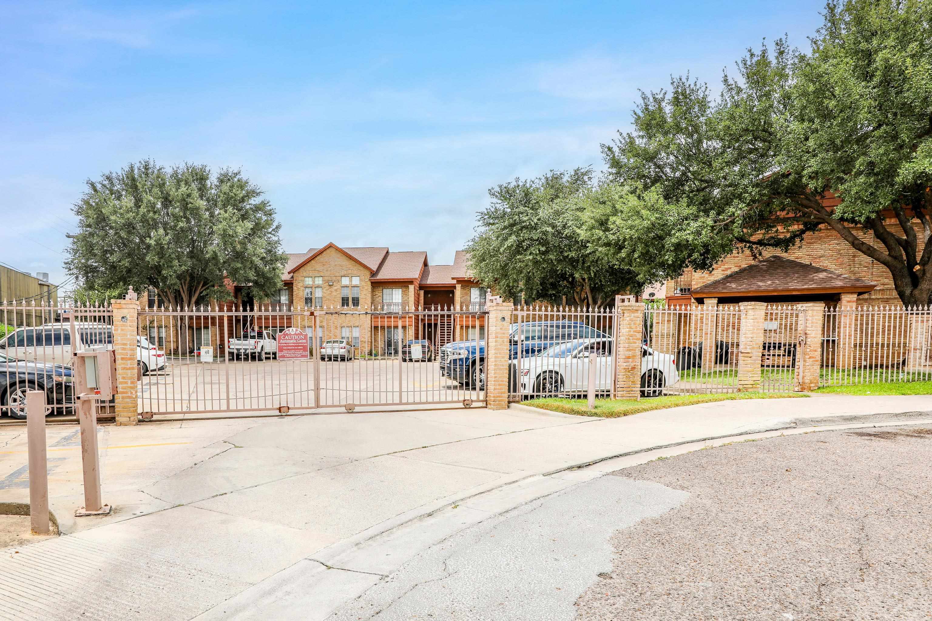 1752 Tiara Trl Unit: 903
