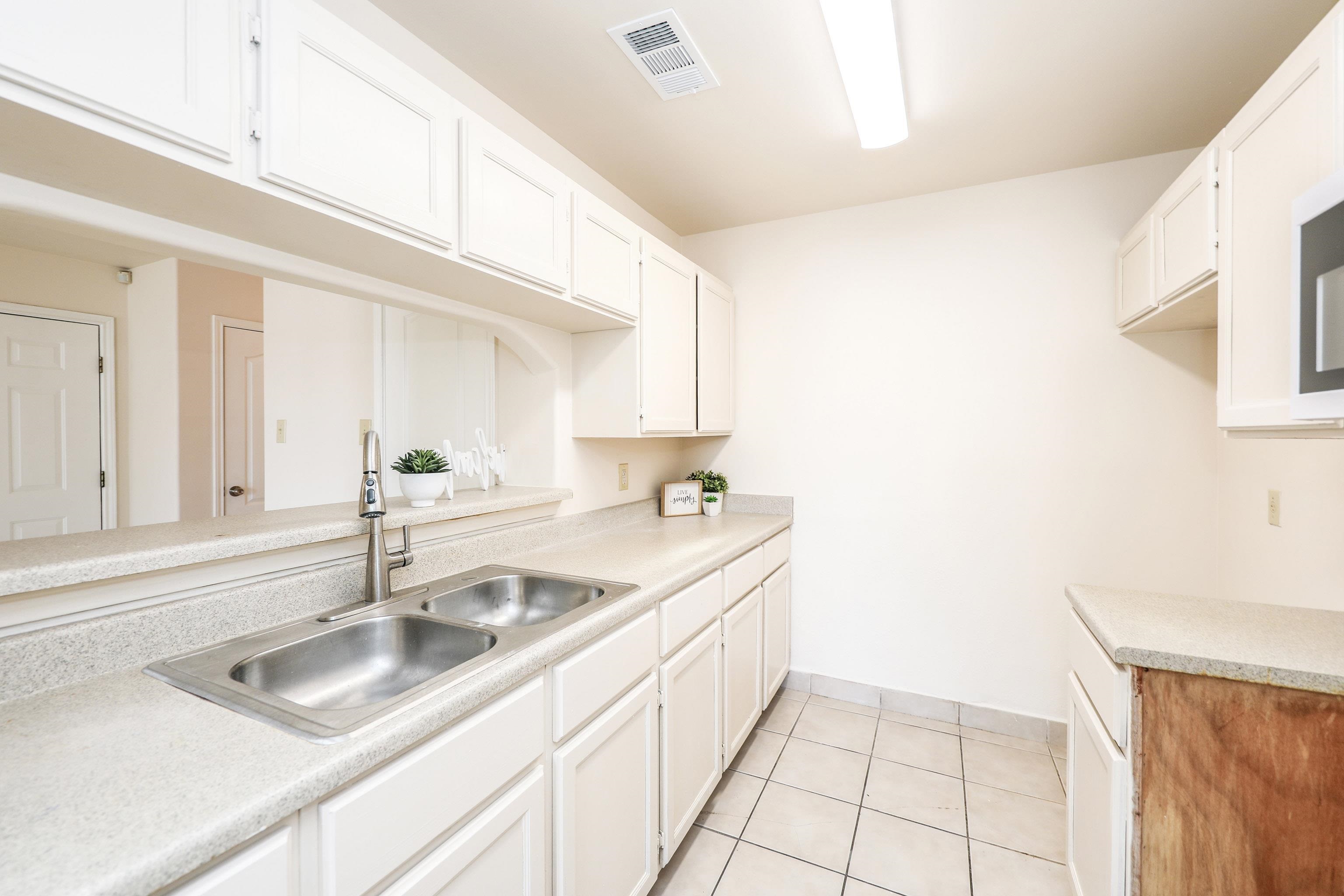 1752 Tiara Trl Unit: 903