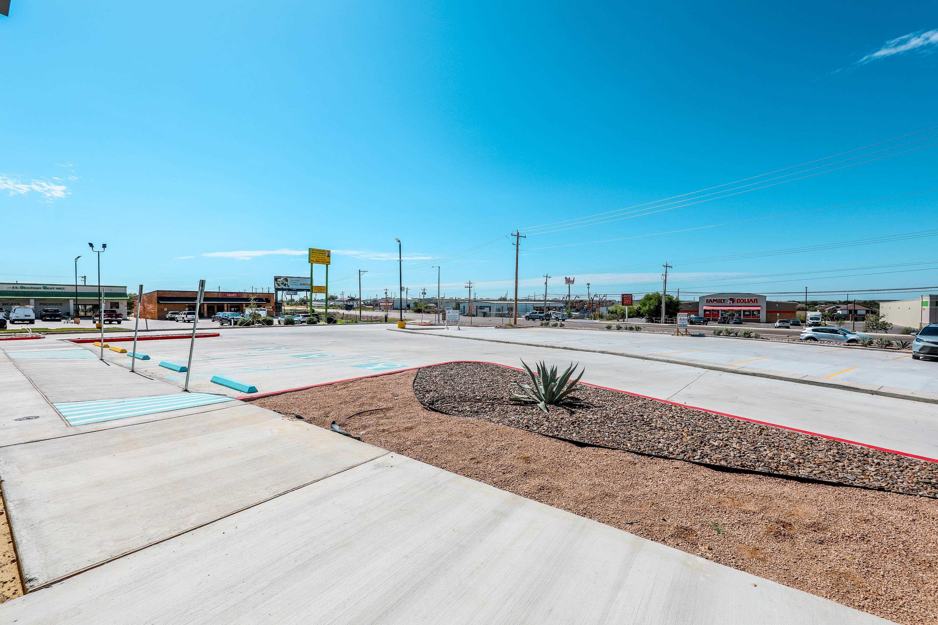 102 Floral Blvd Unit: 103