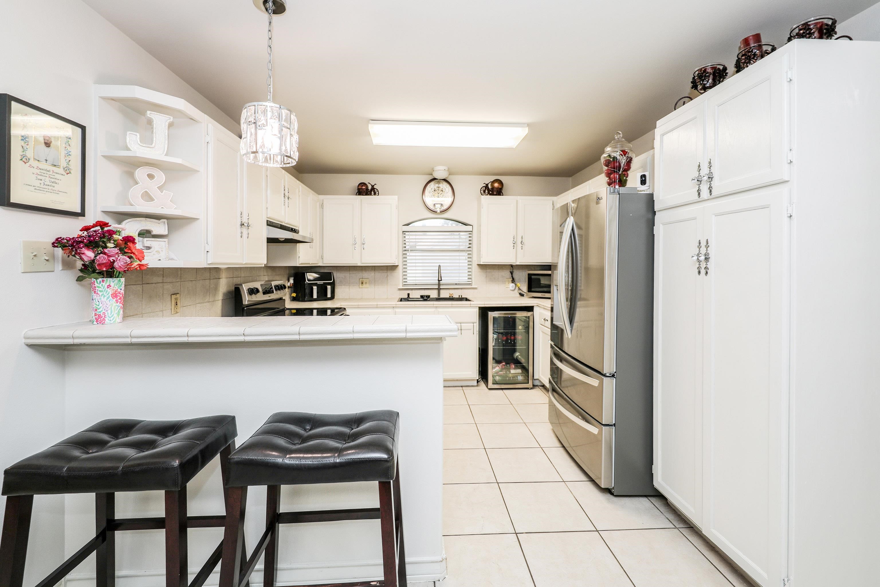 2040 Cochiti Dr