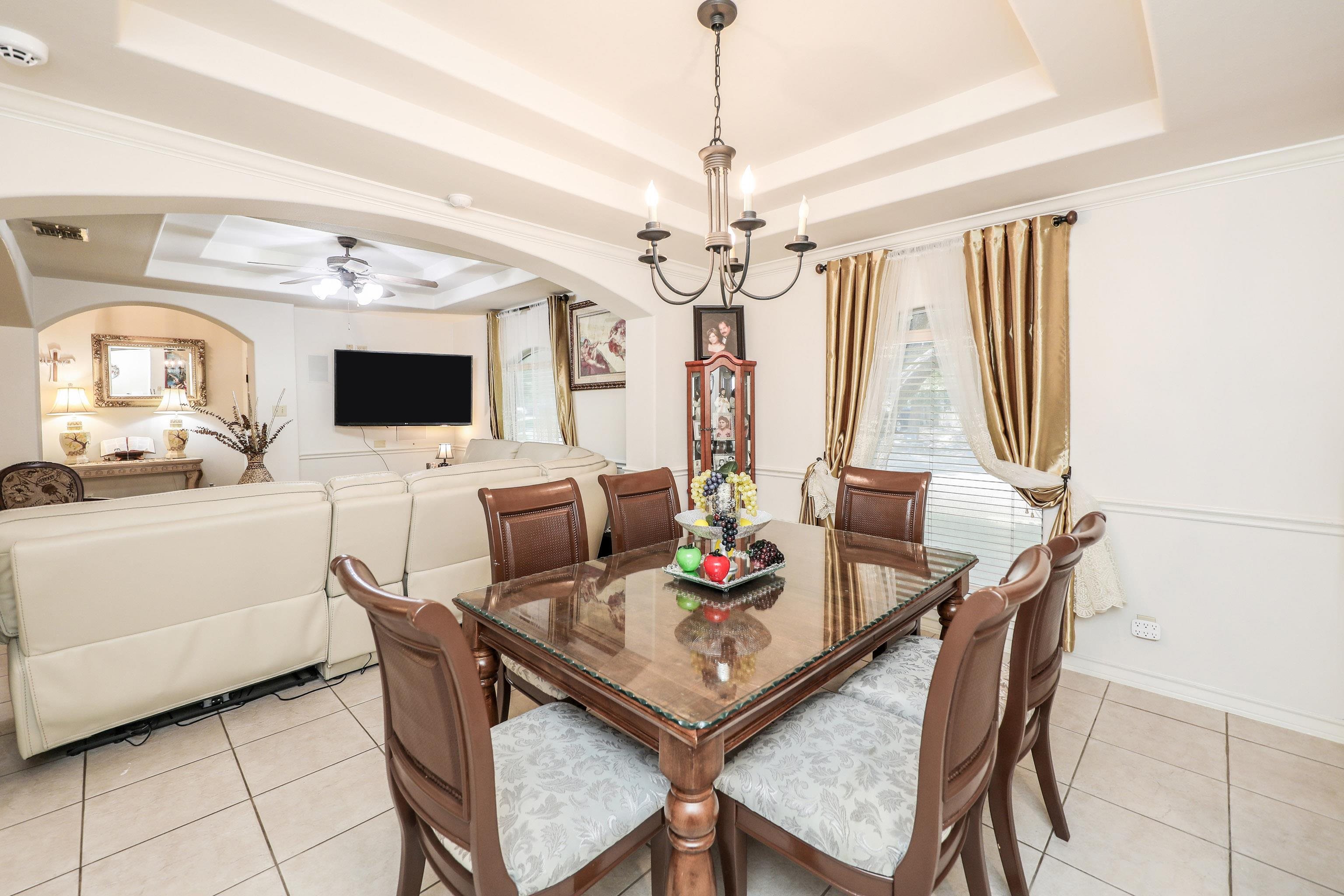2040 Cochiti Dr