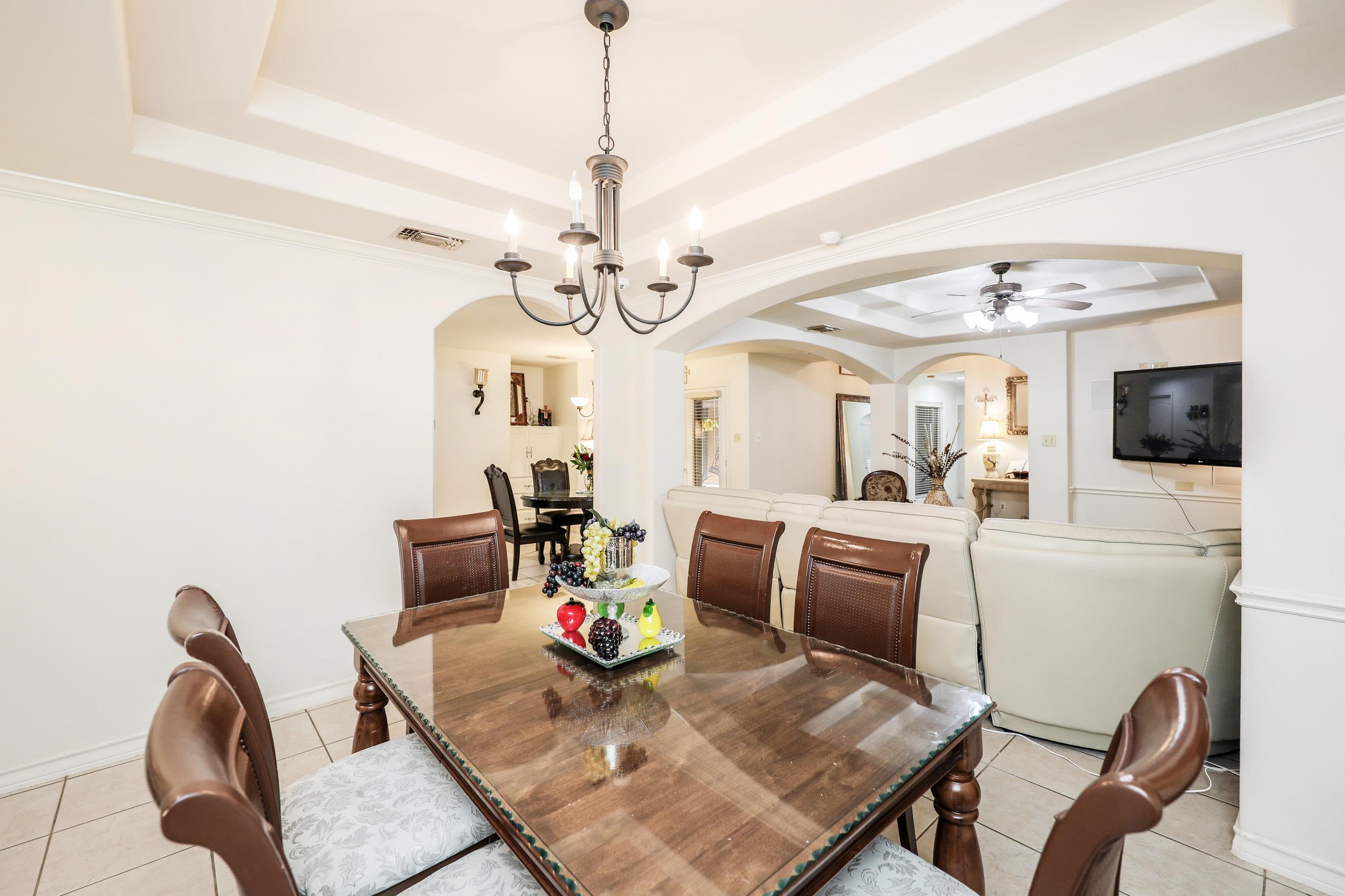2040 Cochiti Dr